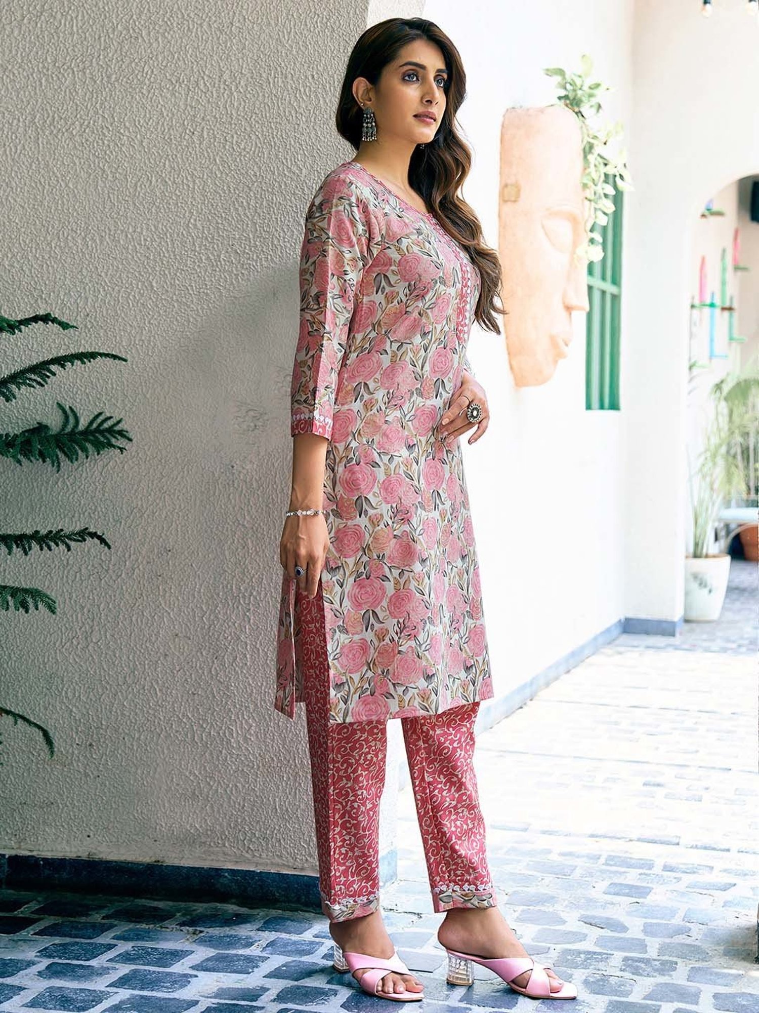 Skylee Multicolor Floral Kurta With Pant & Dupatta
