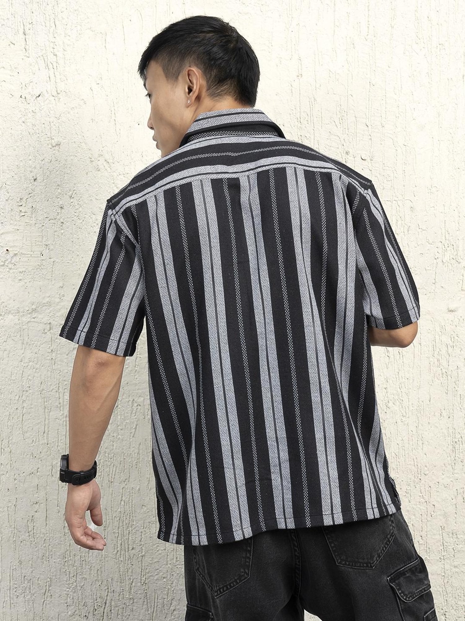Hubberholme Men Cotton Short Sleeves Oversized Striped Shirt 8