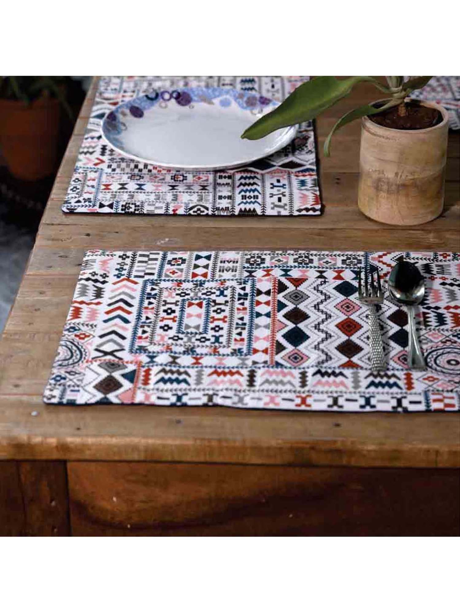 Fanusta Manzhar Multicolor 200 TC Placemats - Set of 6