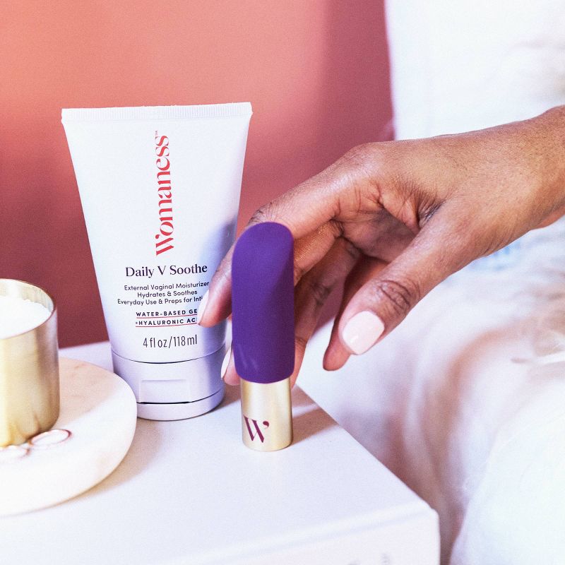 Womaness Gold Vibes Vibrating Massager