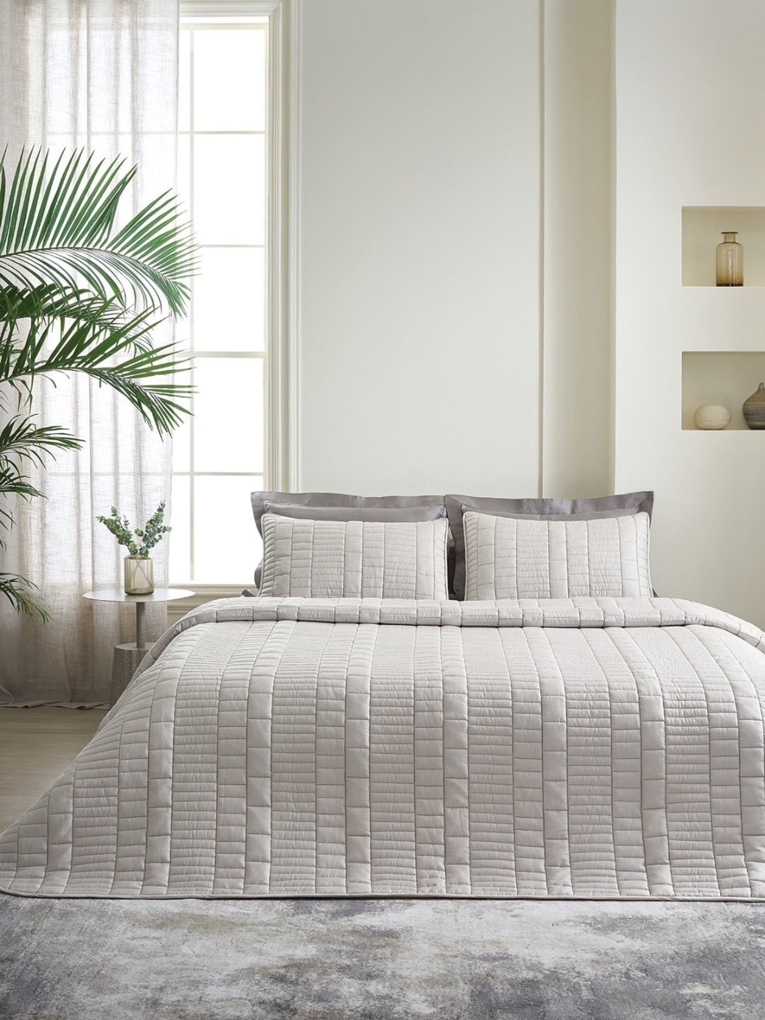 DDECOR Live beautiful Geometric Castle Dove 210 TC Cotton Comforters - Set of 3