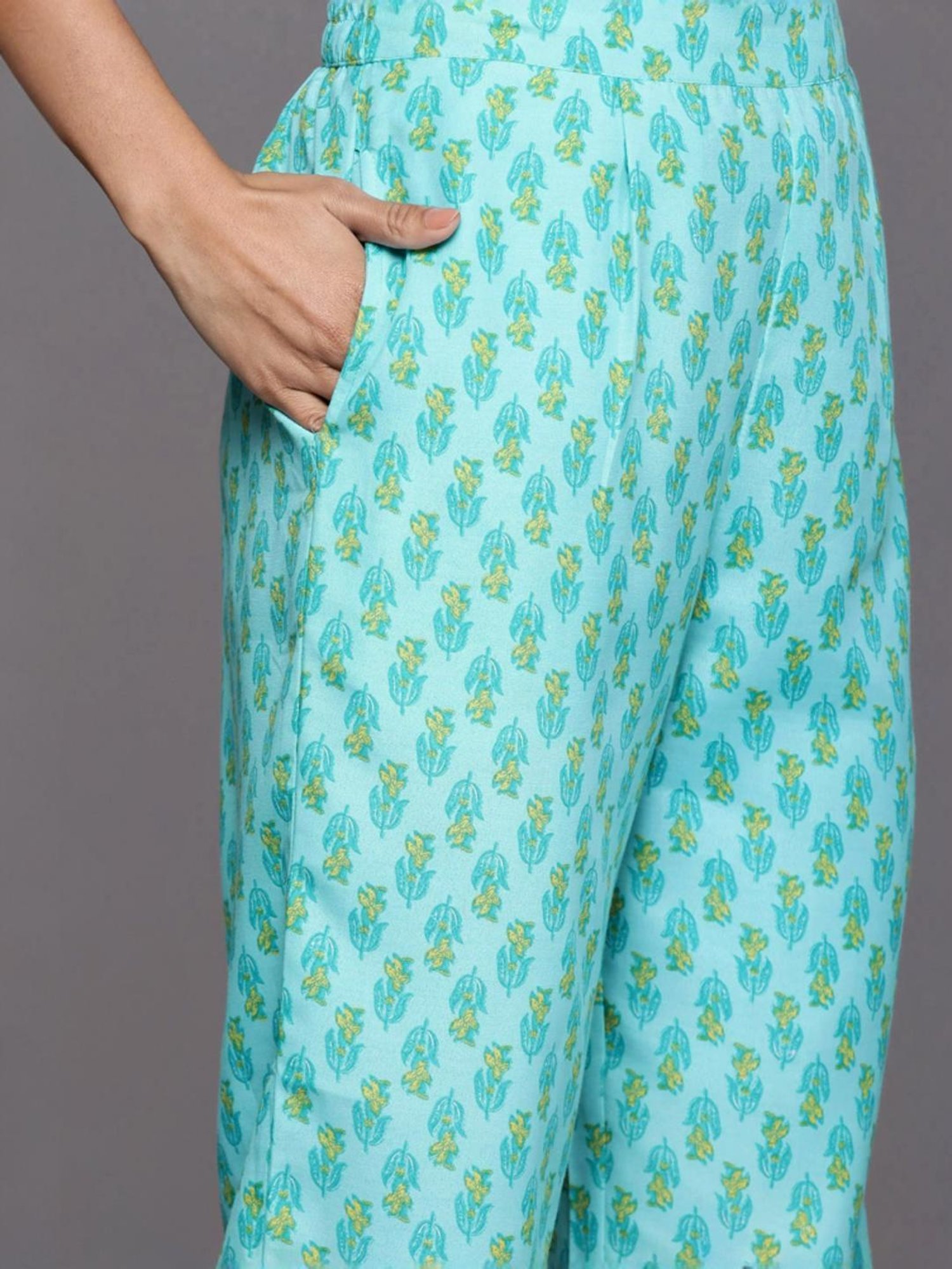 Varanga Green Cotton Floral Print Kurta Pant Set With Dupatta