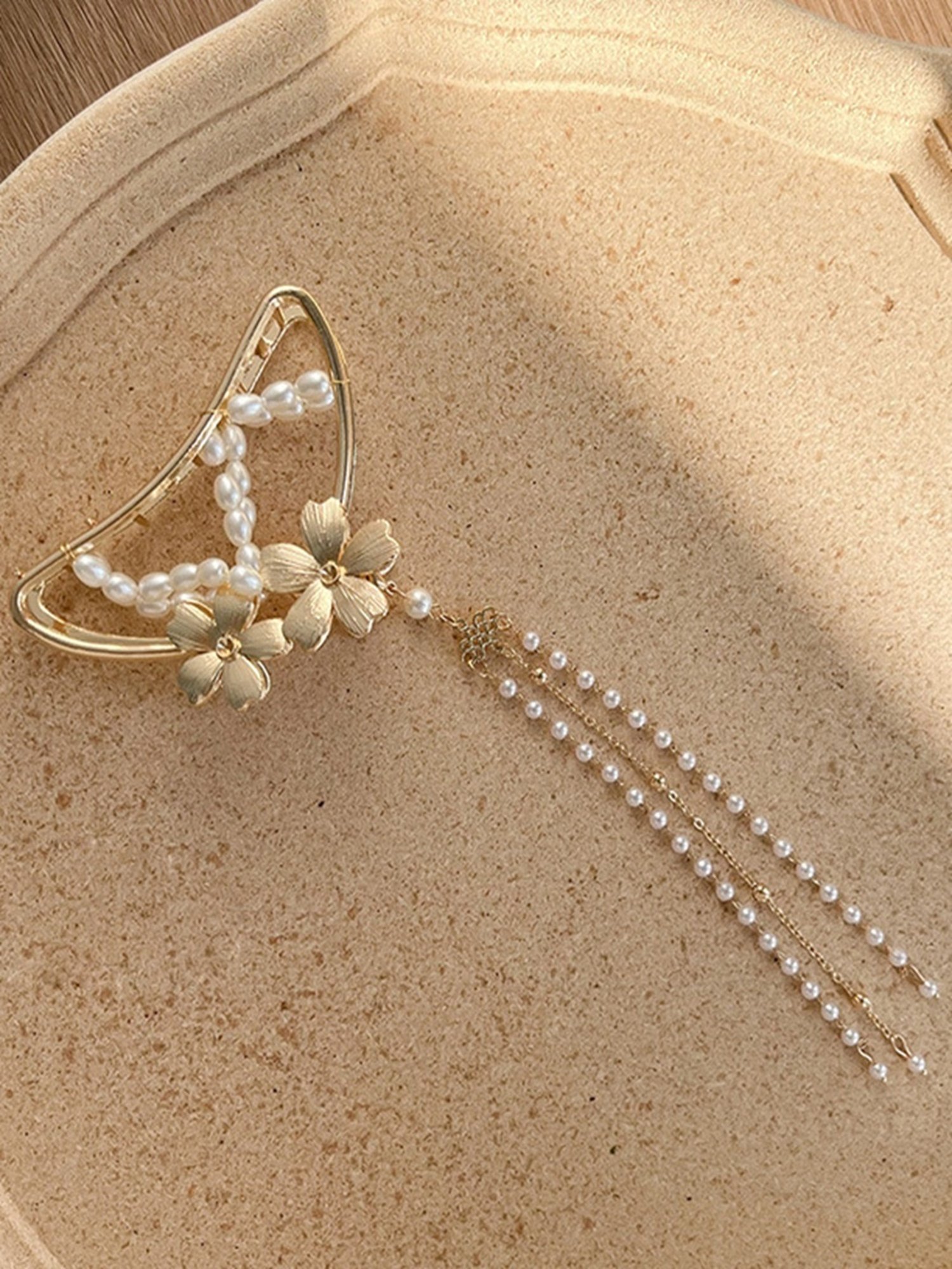 OOMPH Gold Tone Pearls Tassel Hair Claw