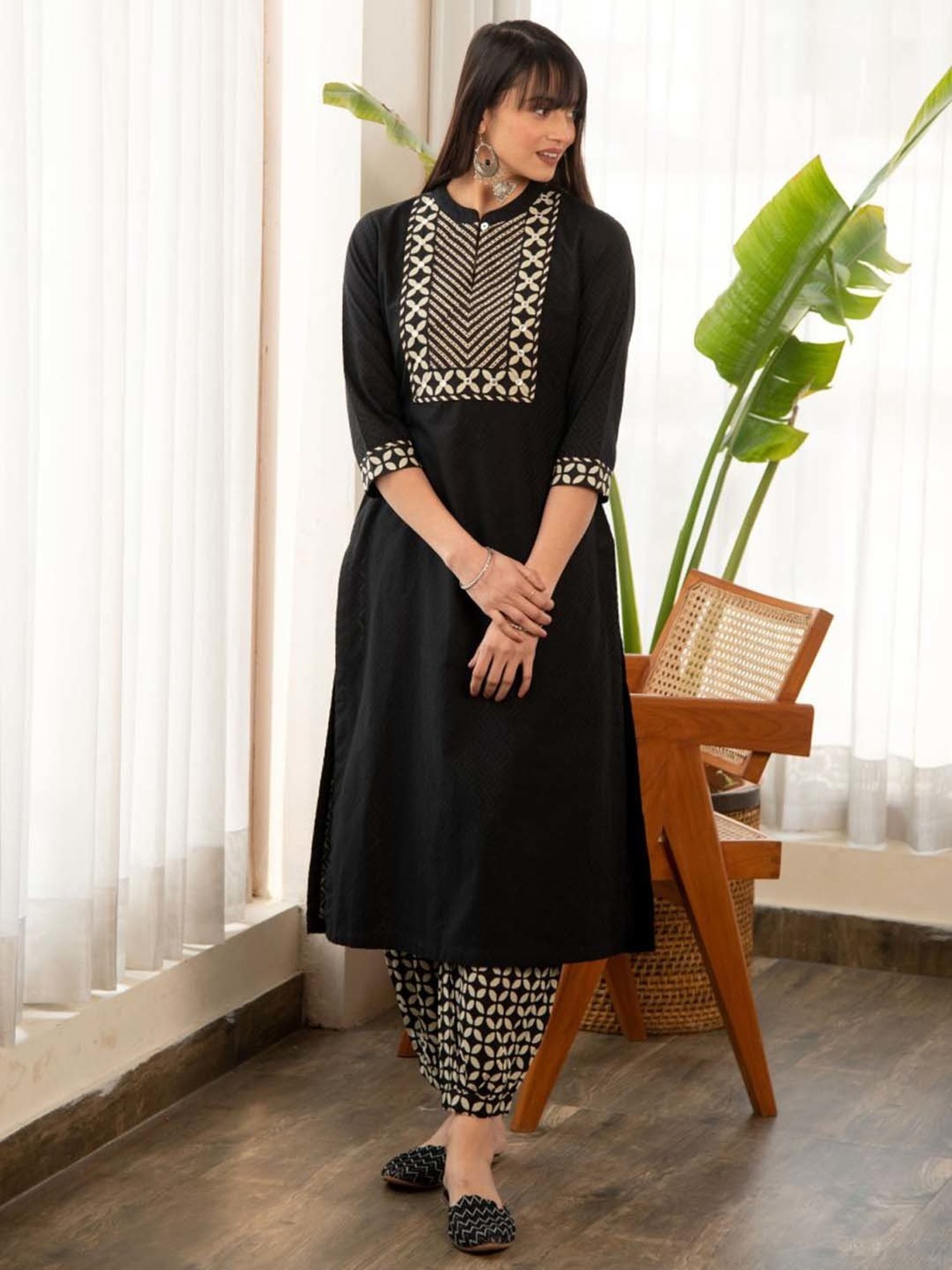 Ekohum Black Dobby Straight Kurta Flower Print Afghani and Pant Set