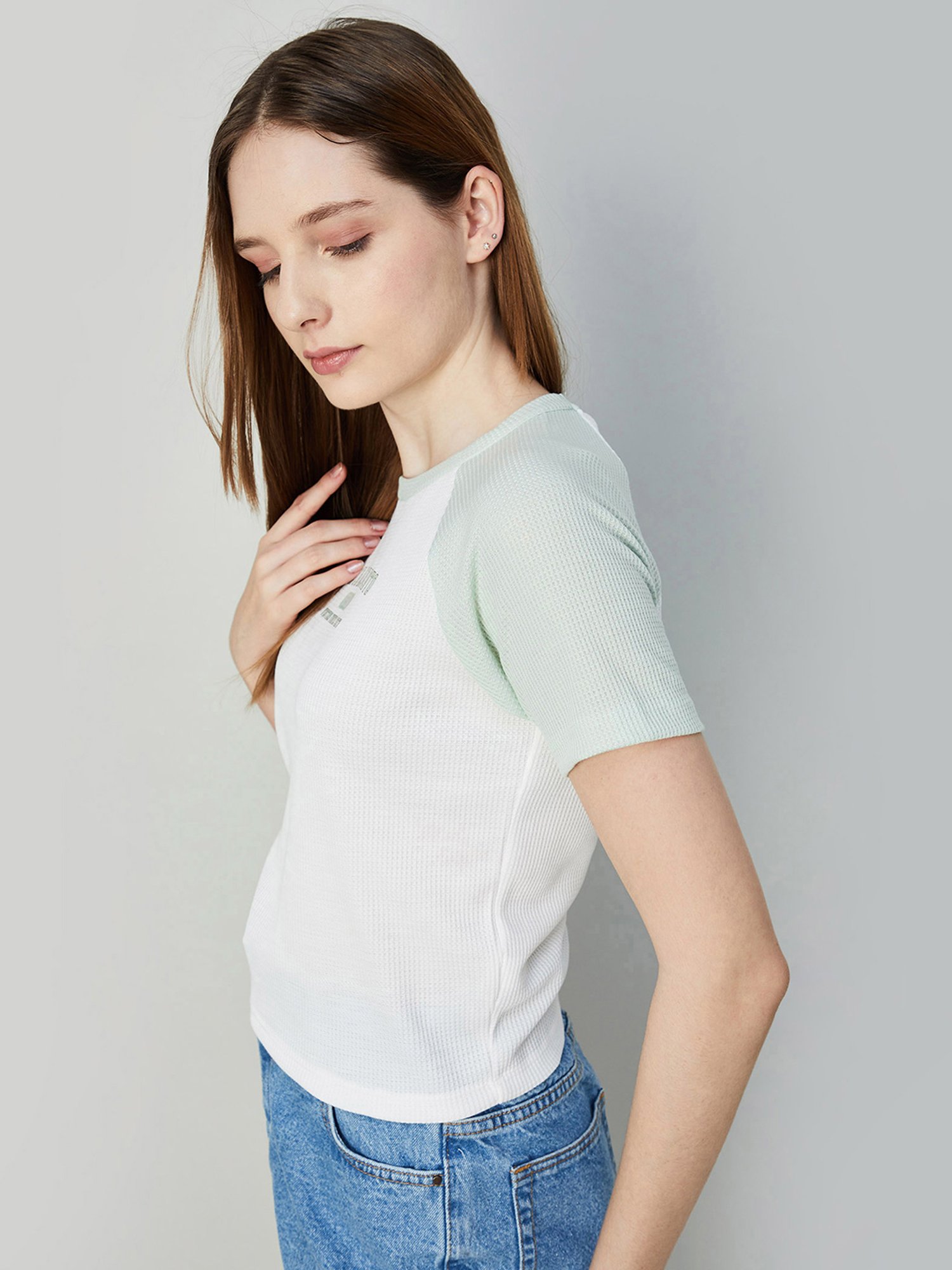 Ginger by Lifestyle White & Mint Green Color-Block Top