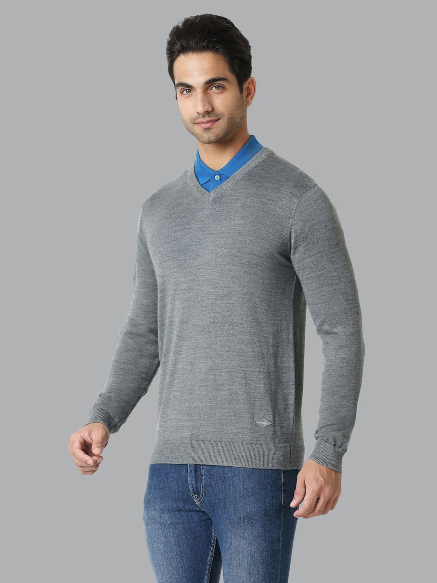 Van Heusen Athleisure Regular Fit V-Neck Long Sleeve Sweater - Grey Melange