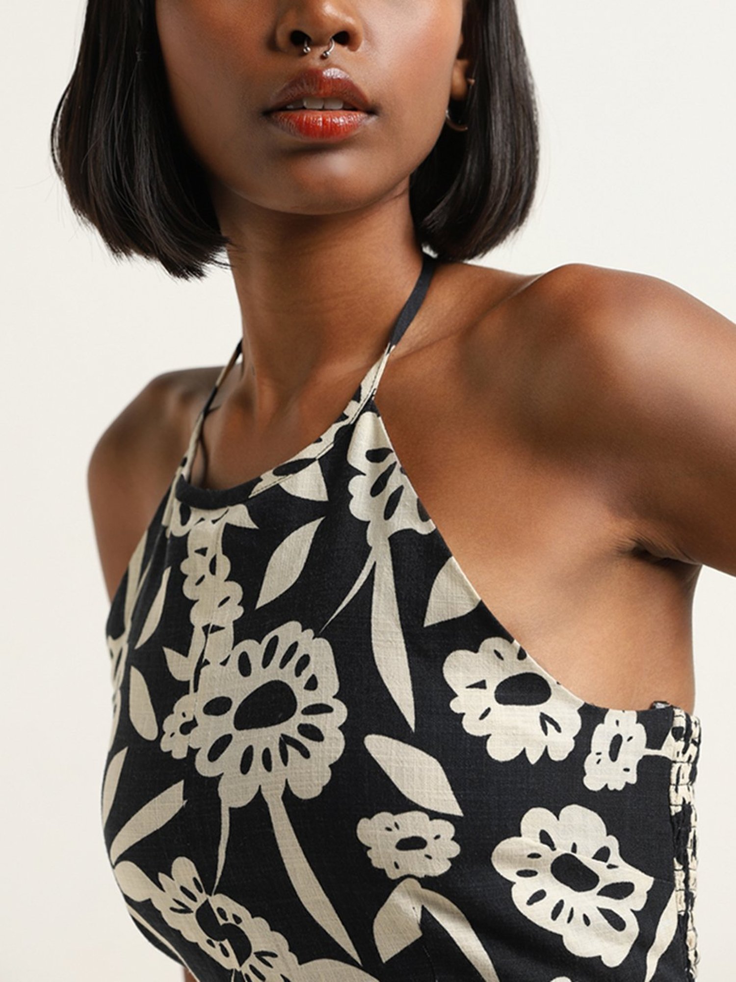 Nuon by Westside Black Floral Print Blended Linen Crop Top