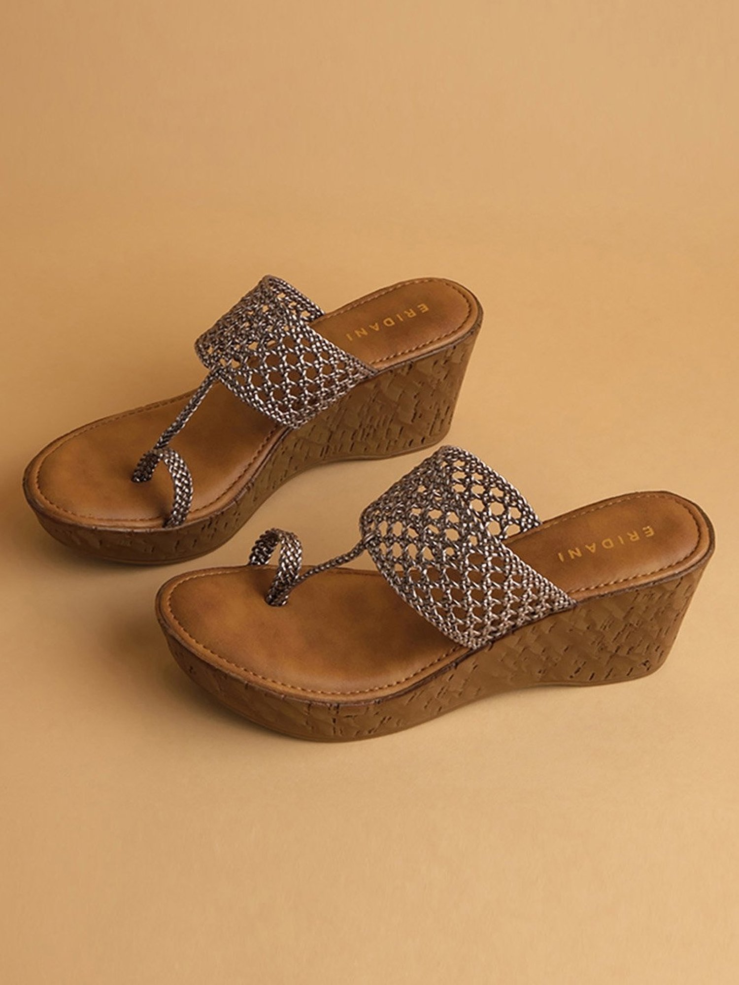 Eridani Women's Zoya Gunmetal Toe Ring Wedges