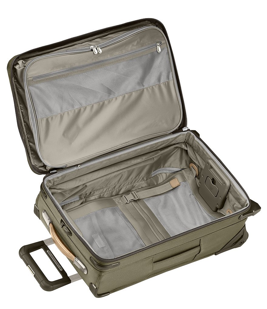 Briggs & Riley Baseline 22#double; Domestic Carry-On Expandable Upright