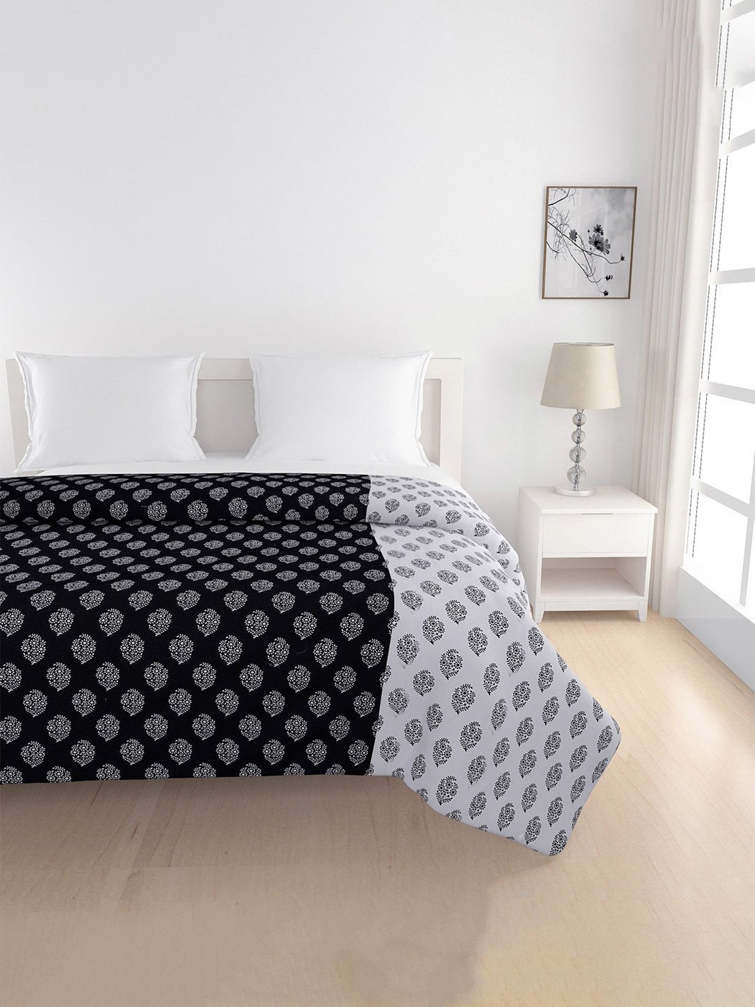 Swayam Shades of Paradise Black AC Comforter - Set of 1