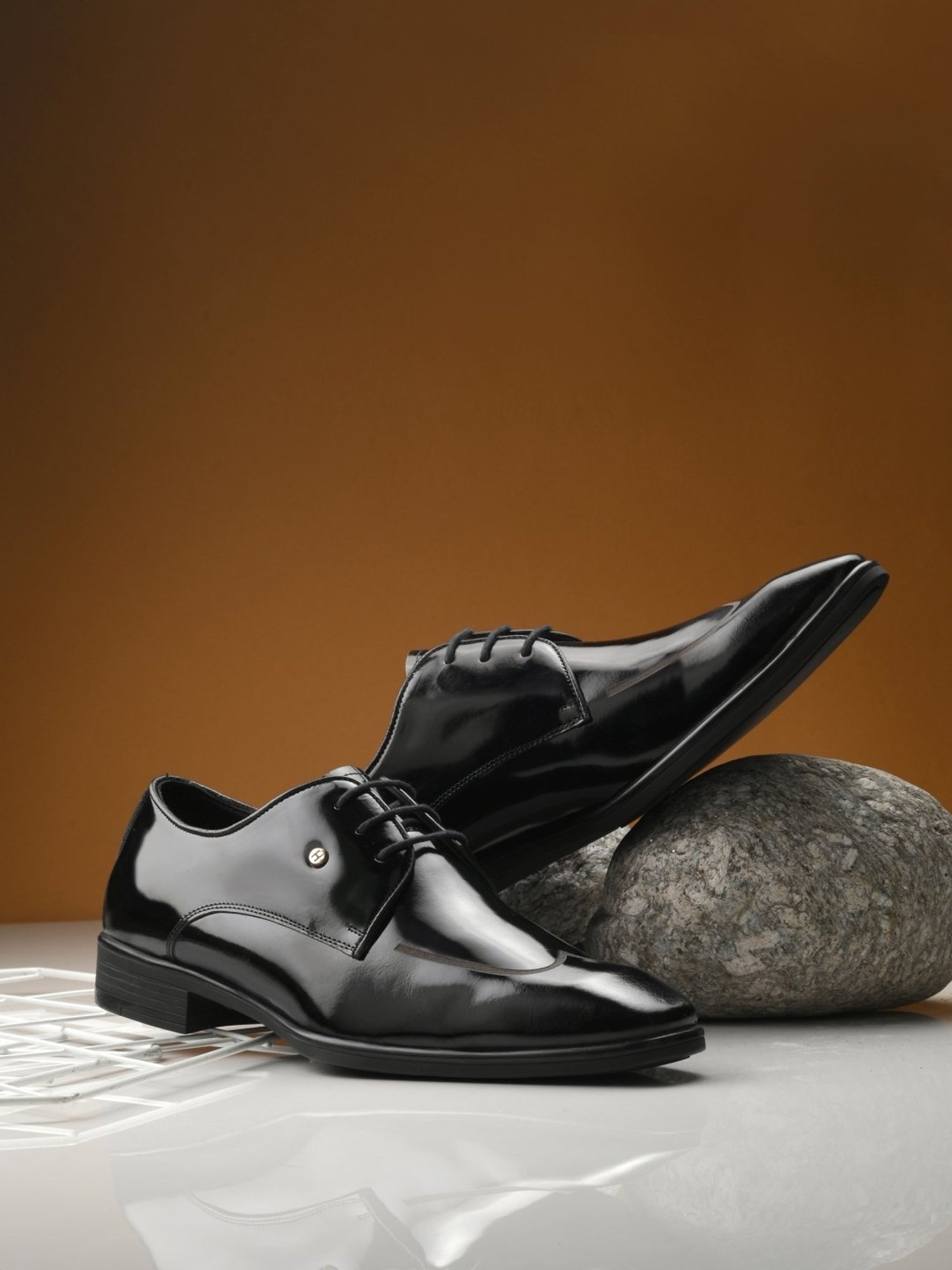 Hitz Men's Black Derby Shoes