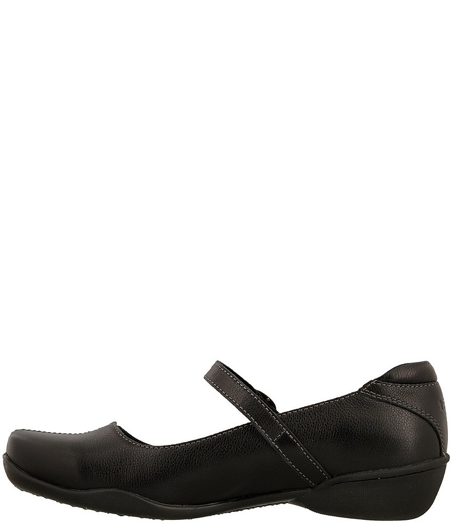 Gravity Defyer Women's G-Defy XLR8 Mesh Lace-Up Sneakers