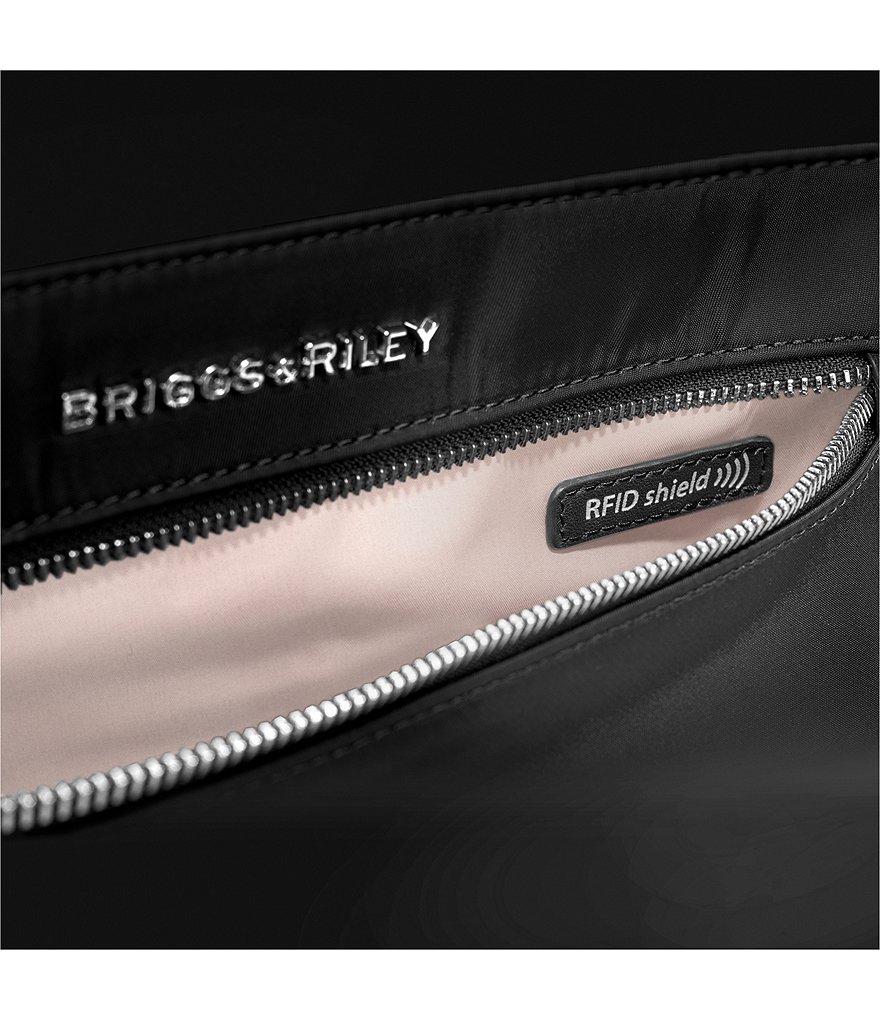 American Tourister 18'' Mickey Mouse Upright Hardside Suitcase