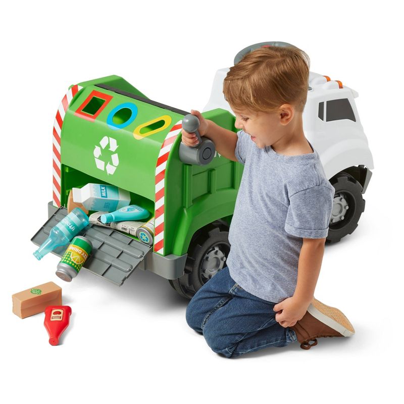 Kid Trax 6V Real Rigs Recycling Truck Interactive Powered Ride-On - Green/White