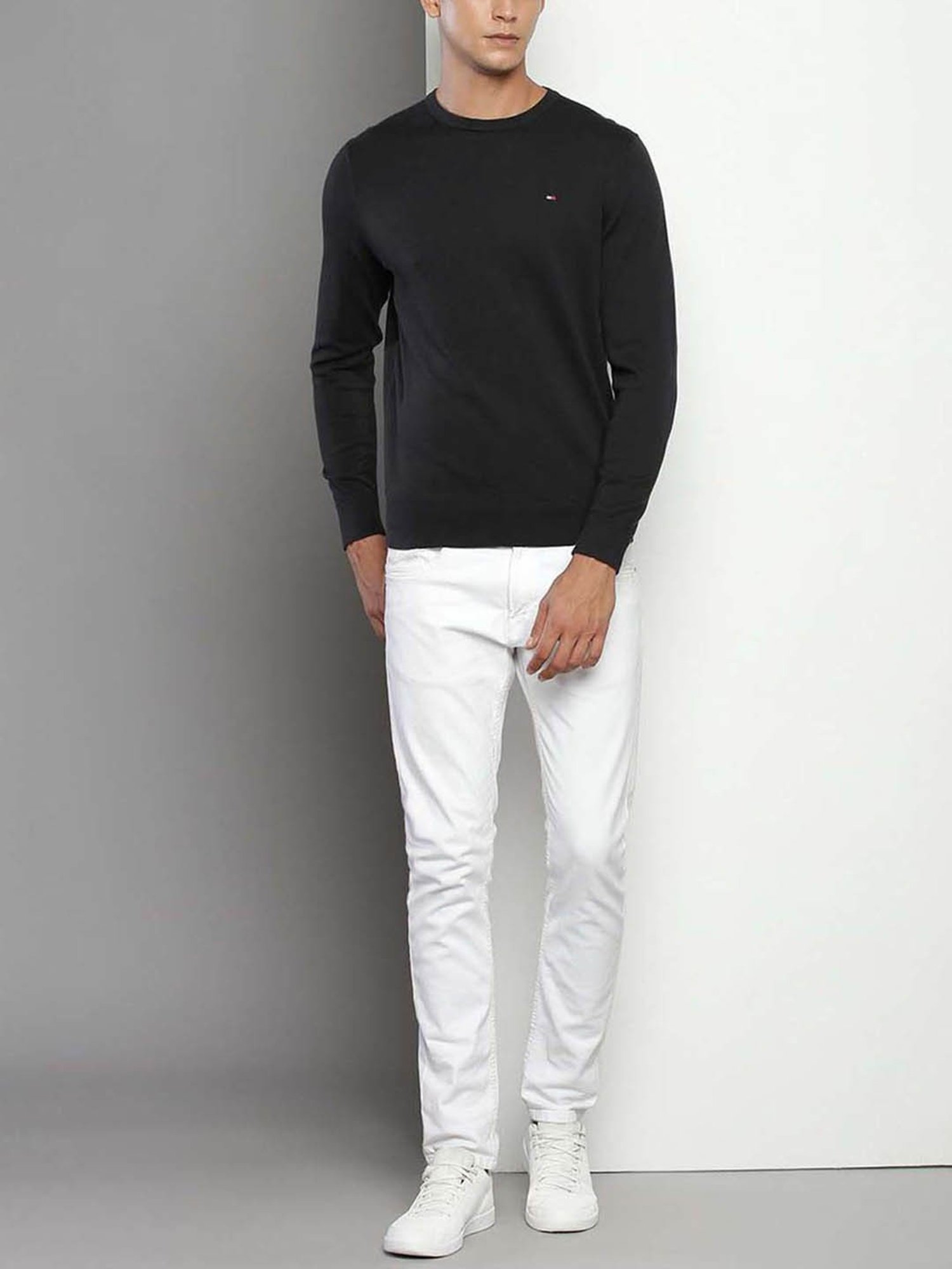 Tommy Hilfiger Black Cotton Regular Fit Sweatshirt