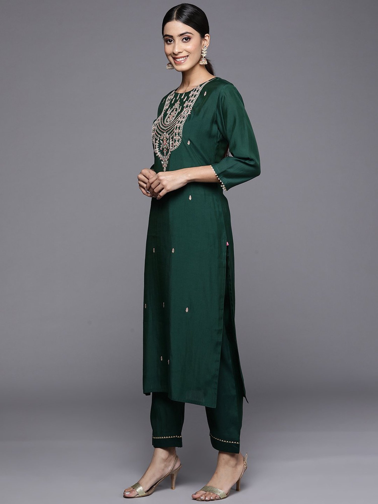 Varanga Green Embroidered Kurta Pant Set With Dupatta