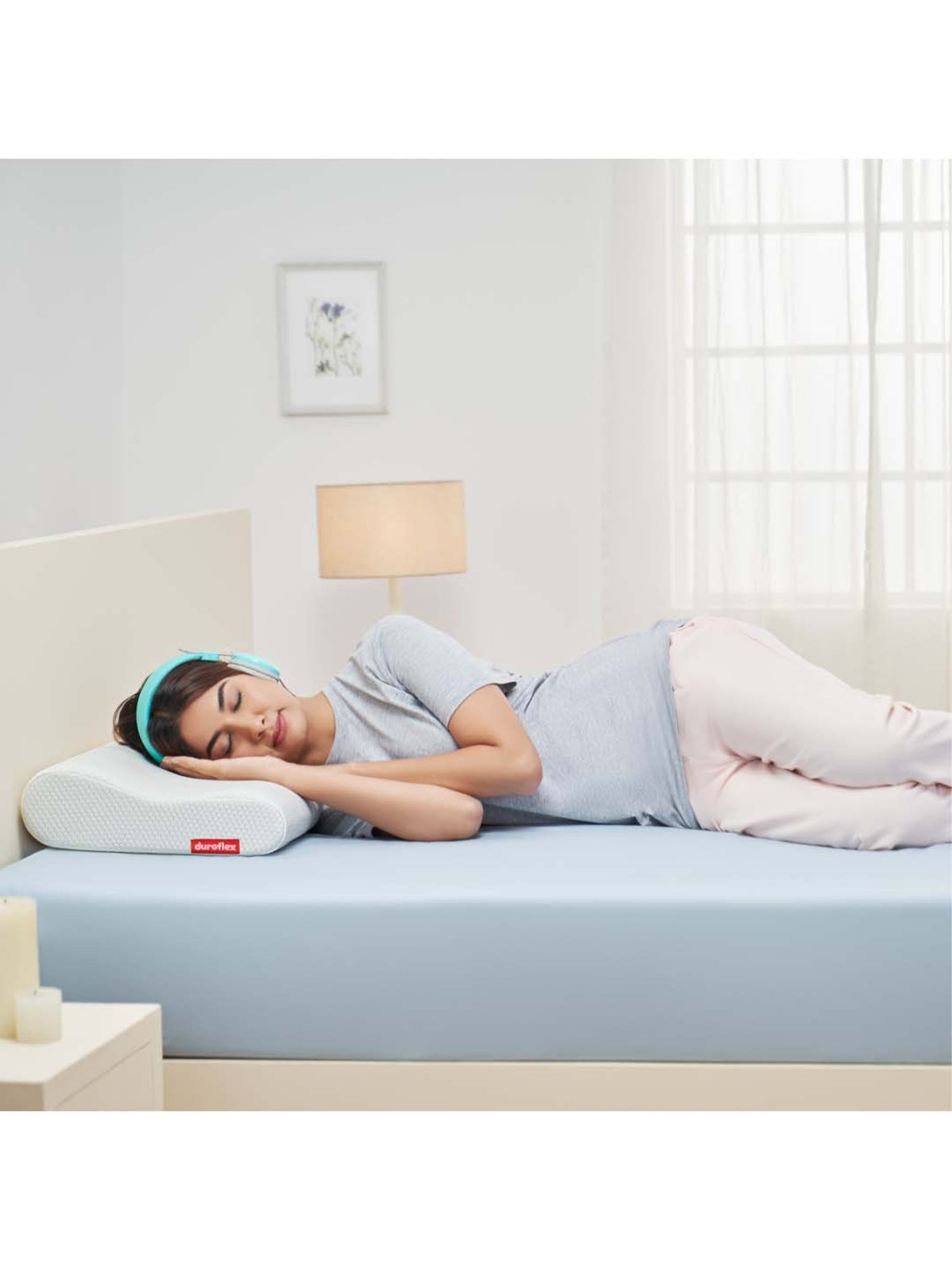 The White Willow Black Orthopaedic Mid Backrest Memory Foam Pillow - Set of 1