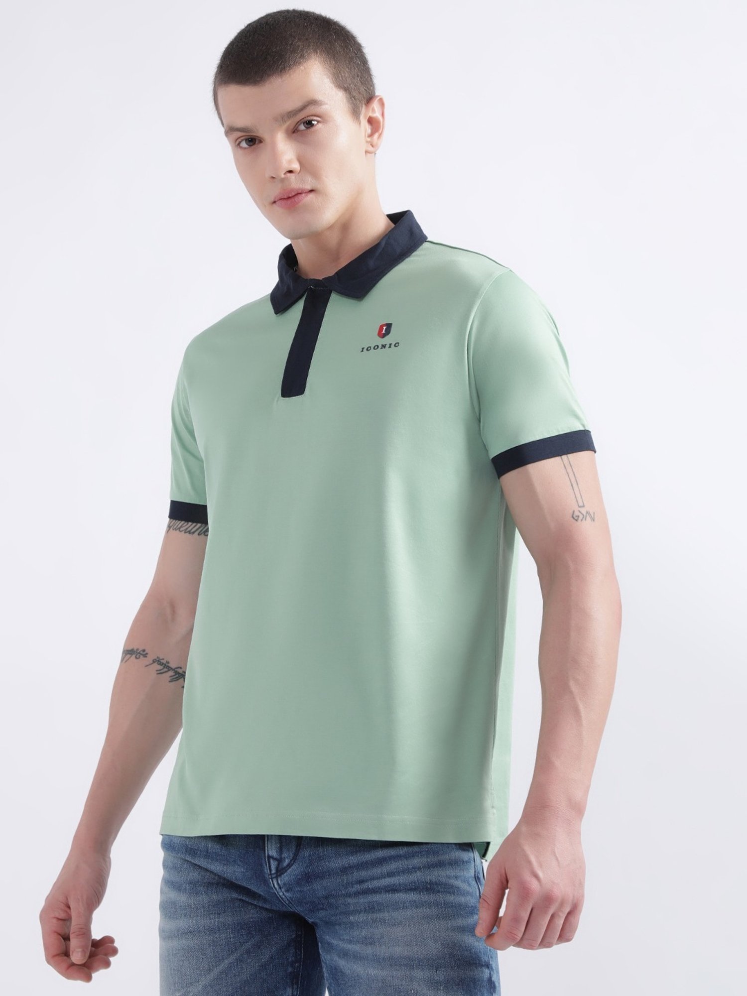 Iconic Men Colourblocked Regular Fit Cotton T-shirt