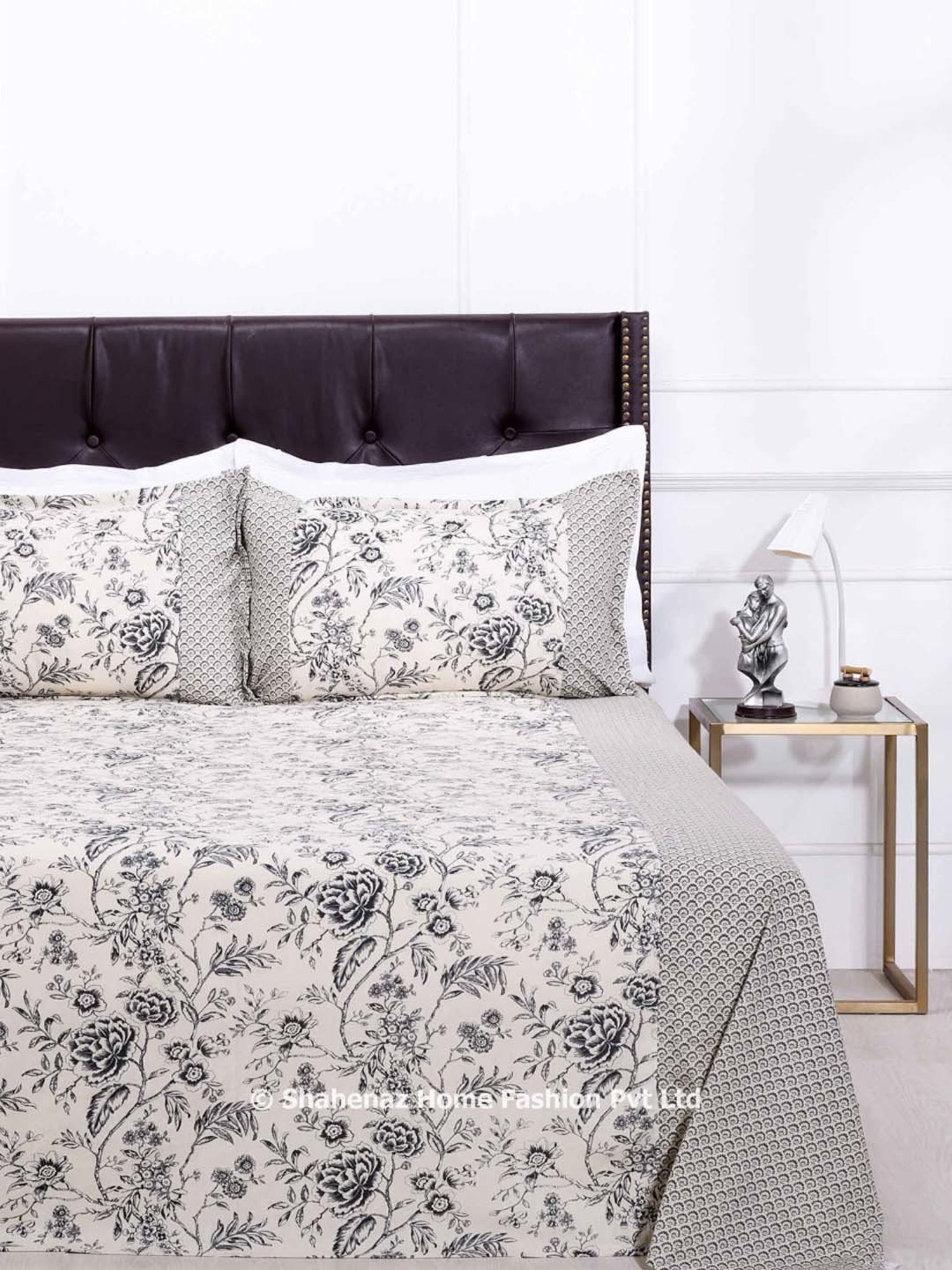 Shahenaz Grey 120 TC Cotton Vintage Damask Luxury Double Bedsheet with 2 Pillow Covers