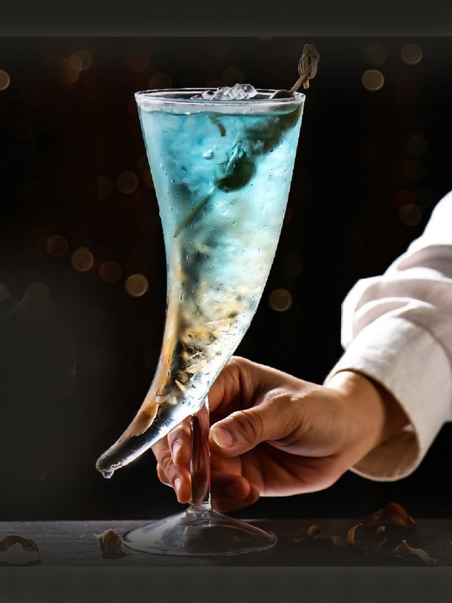 Melbify Horn Shaped Transparent Horn Shaped Cocktail Glass 250ml