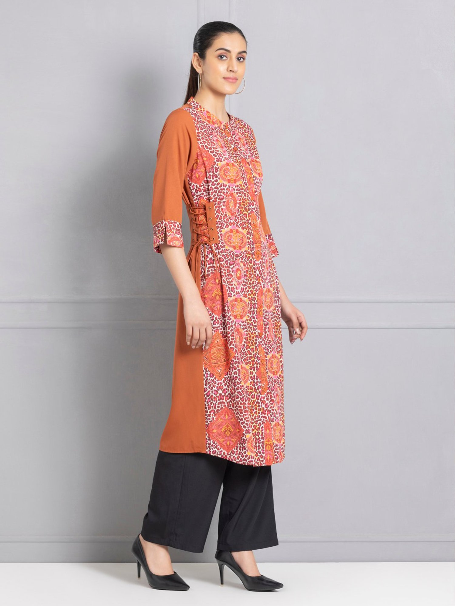 SHAYE Brown Animal Print Kurta