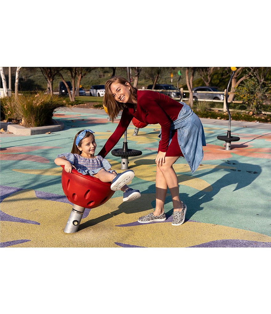 Hey Dude Girls' Wendy Linen Washable Slip-Ons (Youth)