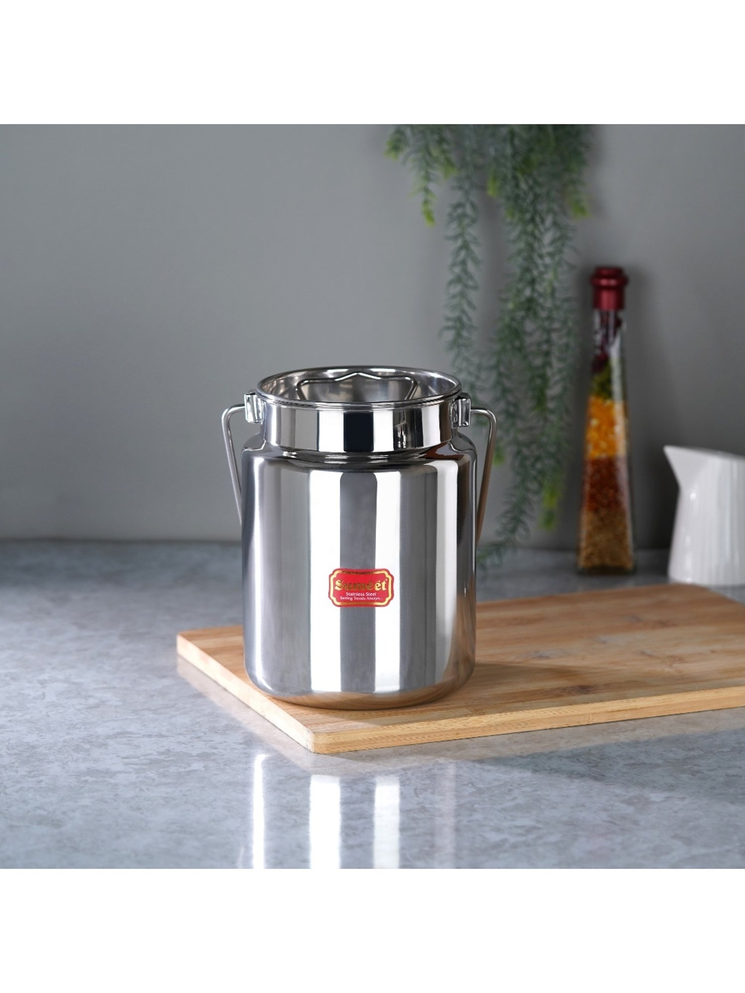 COLE & MASON White & Beige Ceramic Pourer - Set of 1