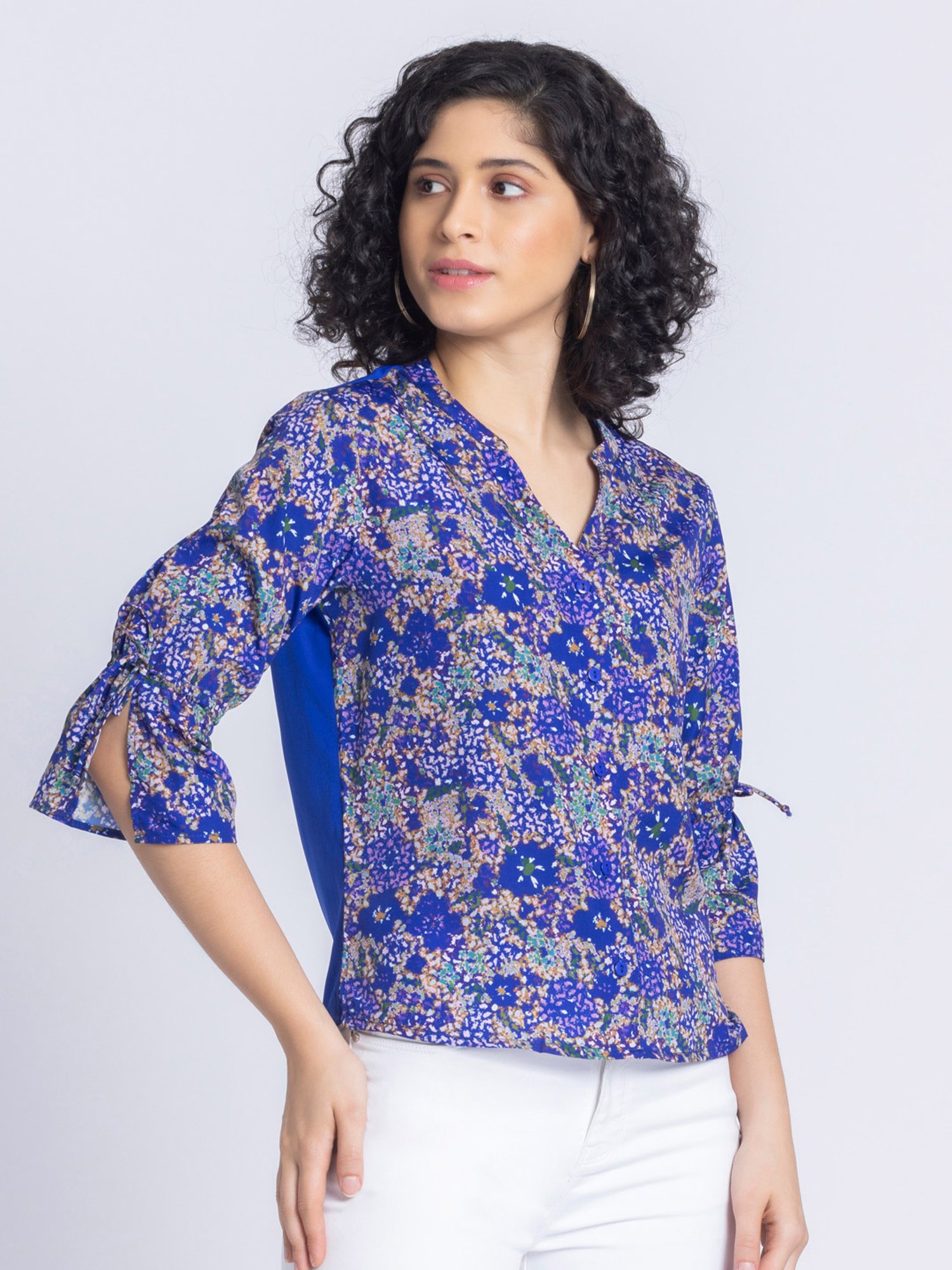 SHAYE Blue Printed Top