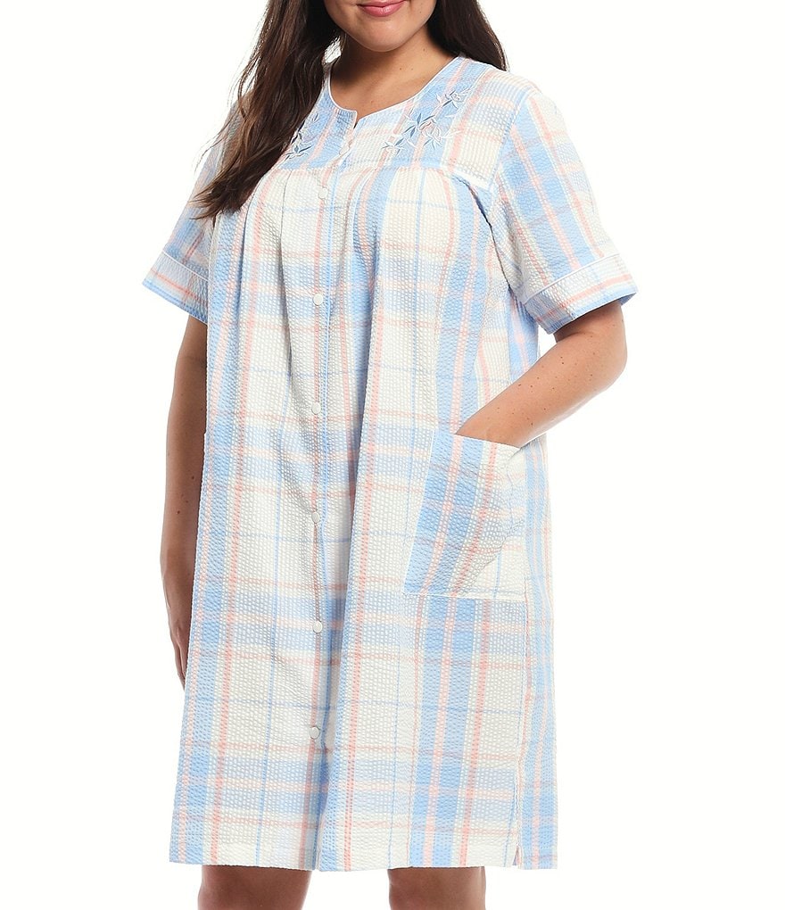 VAN WINKLE CO. Plus Solid Satin Maxi Chemise