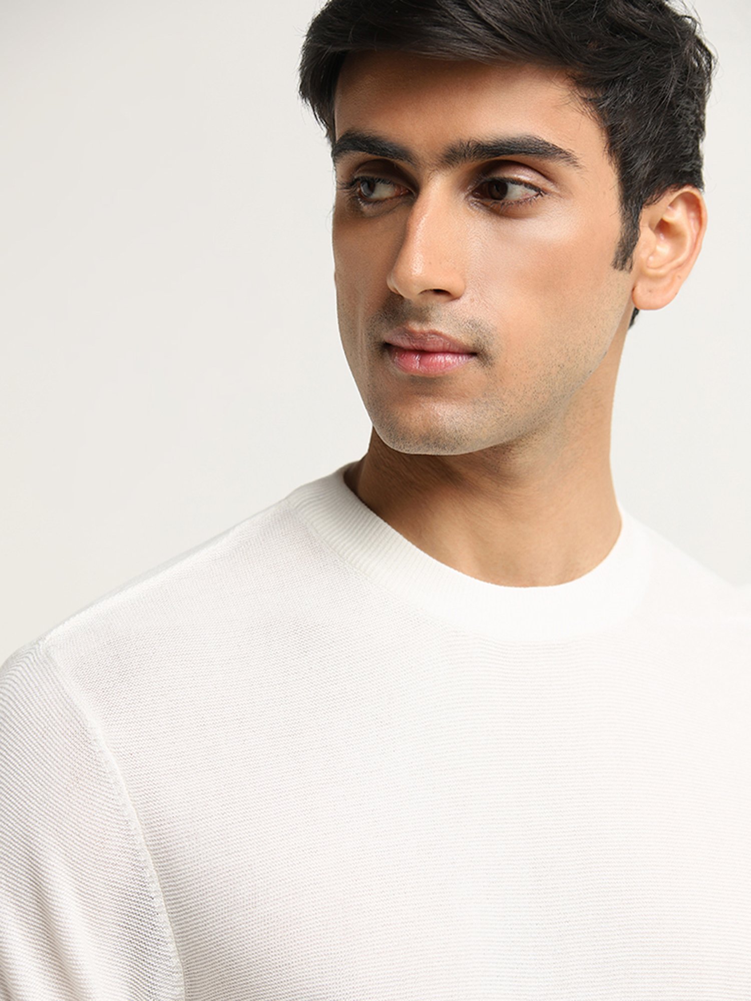Ascot by Westside White Solid Relaxed Fit T-Shirt