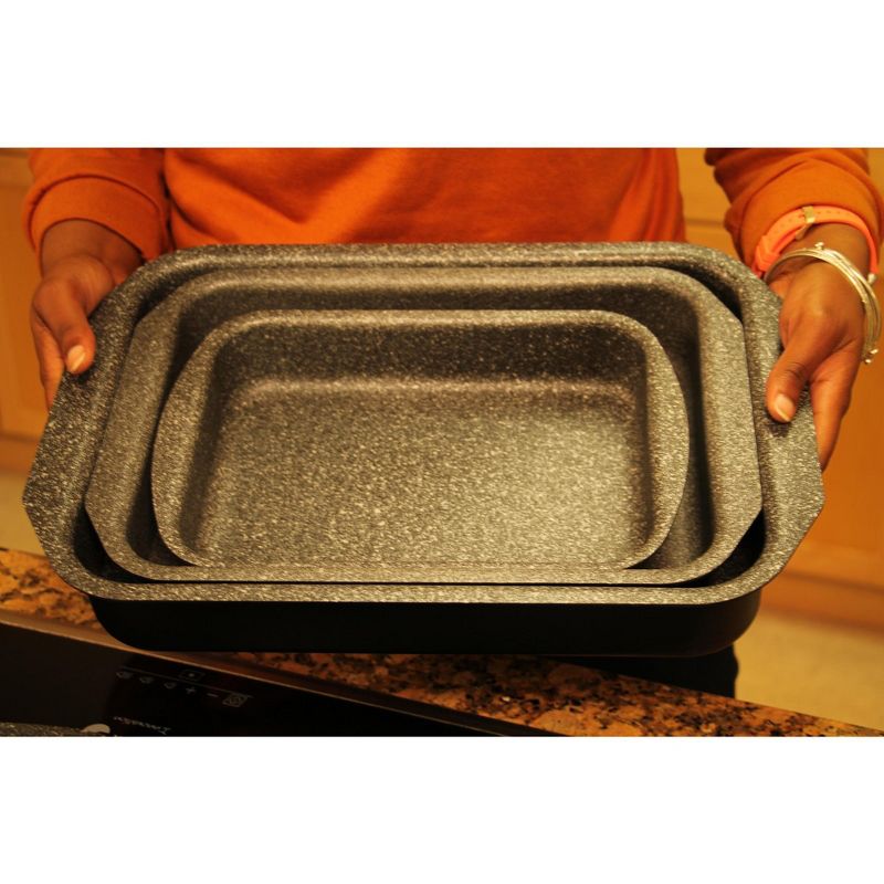 Farberware 12" x 16" Nonstick Roaster with Rack