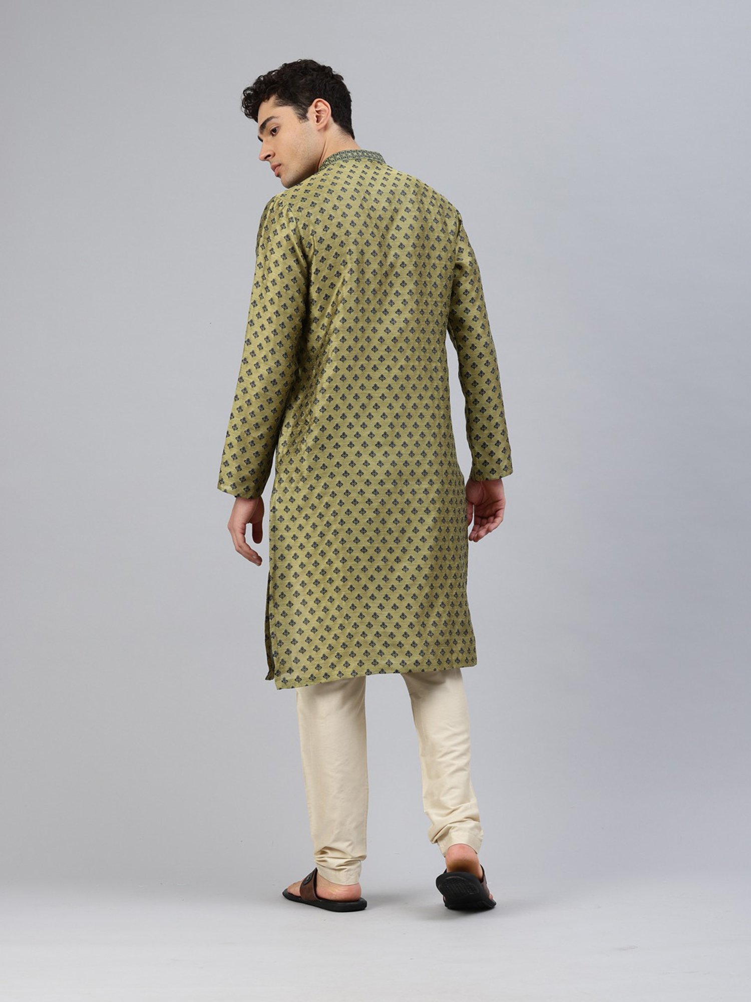 Manthan Green & Cream Regular Fit Self Design Kurta & Pyjamas Set