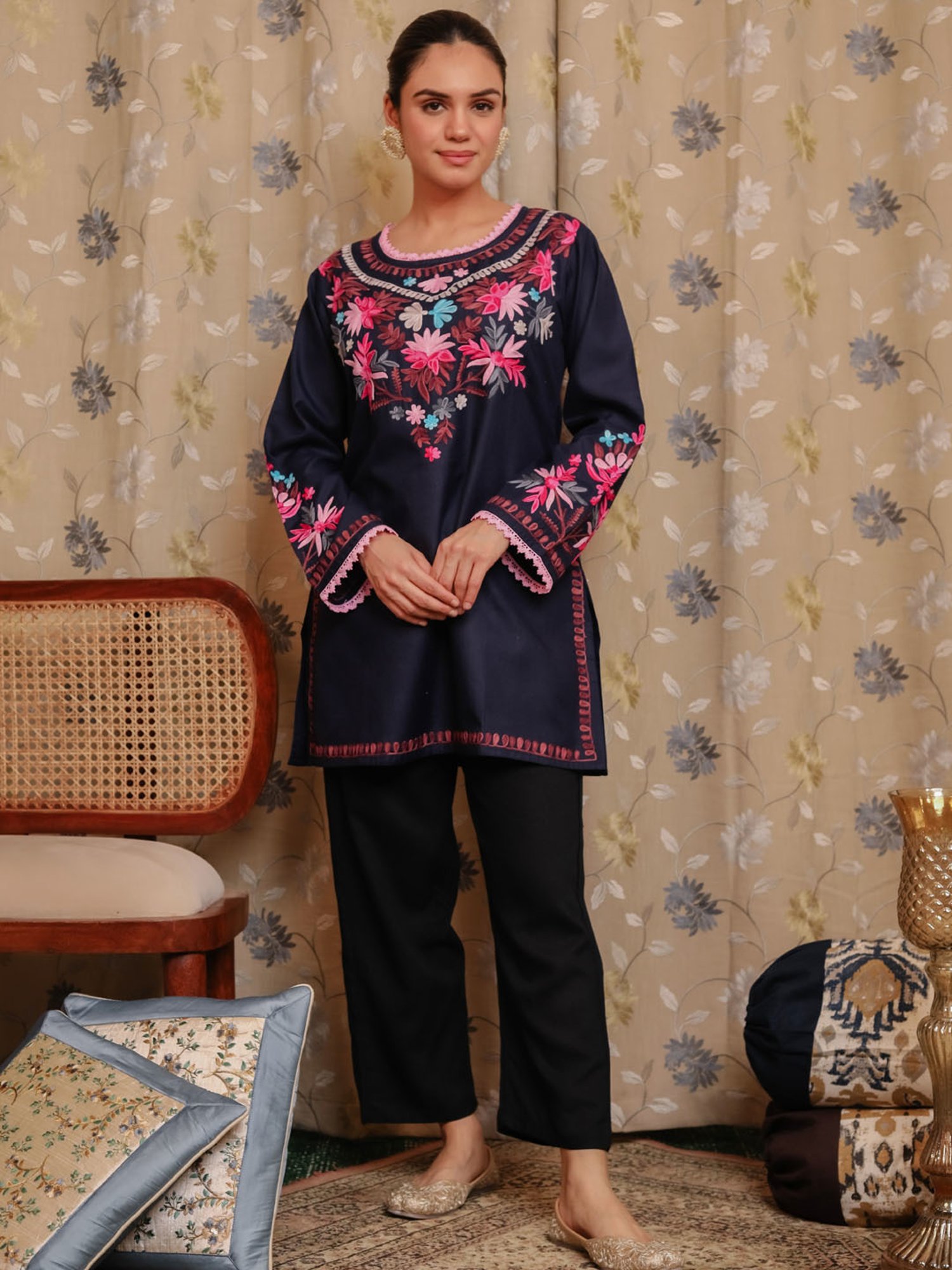 House of Kari Falak Kashmiri Short Kurta  Blue