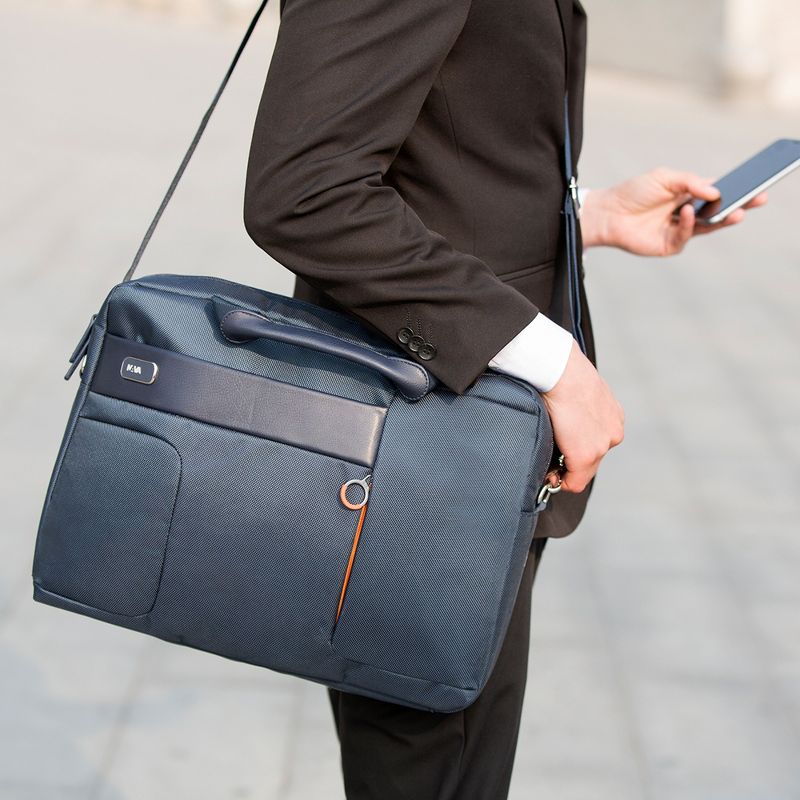 Lenovo Carrying Case for 15.6" Notebook - Blue - Polyester - Handle, Shoulder Strap - 3.9" Height x 16.1" Width x 12.4" Depth