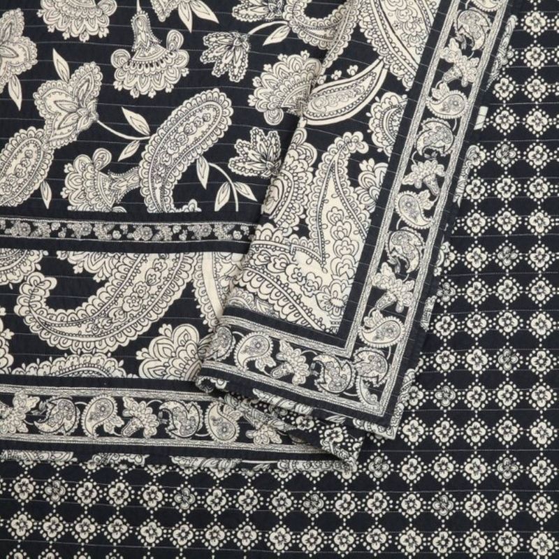 Twin Makani Paisley Reversible Quilt Black/White - Vera Bradley