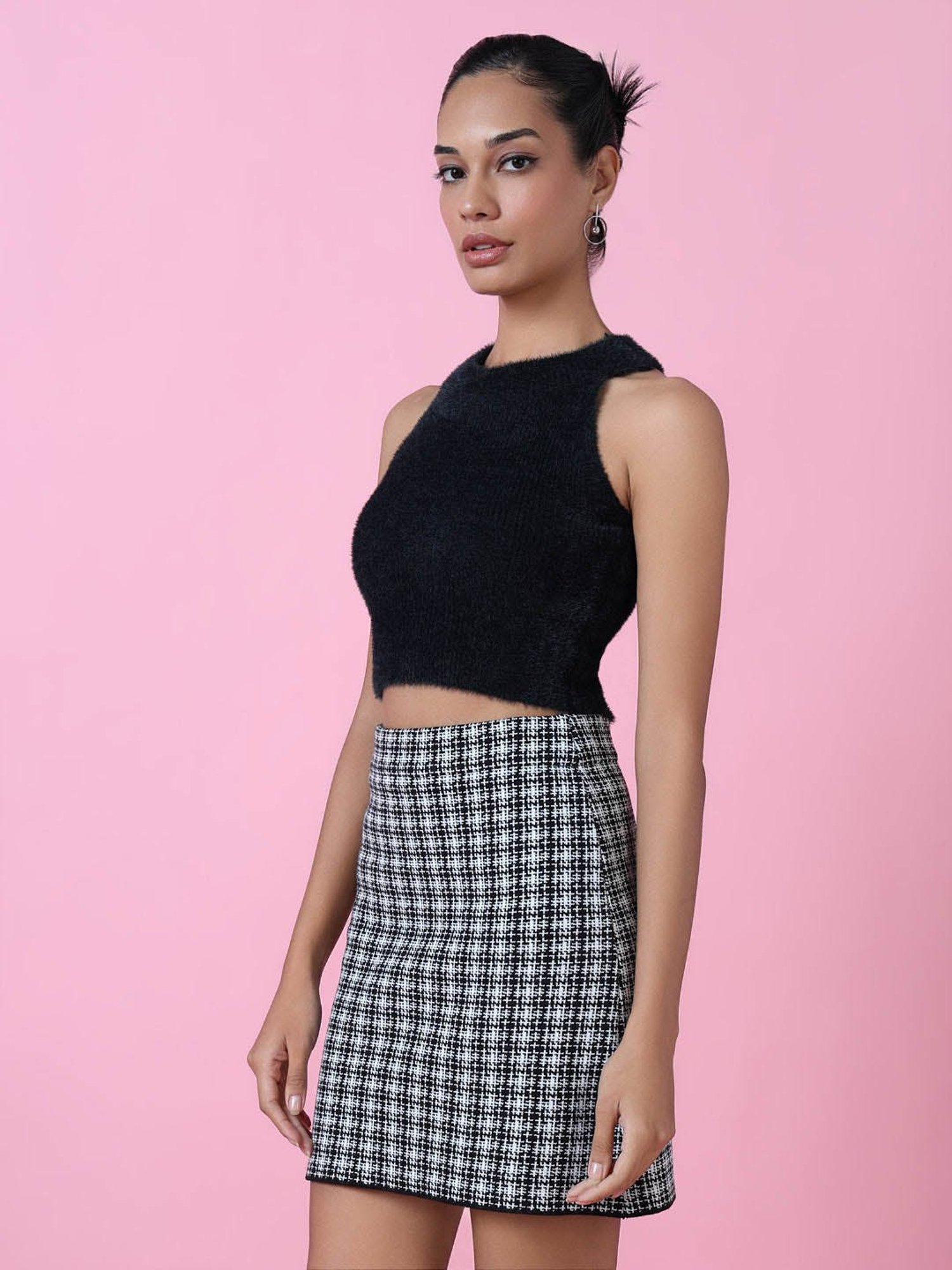 SHOWOFF Black Regular Fit Crop Top