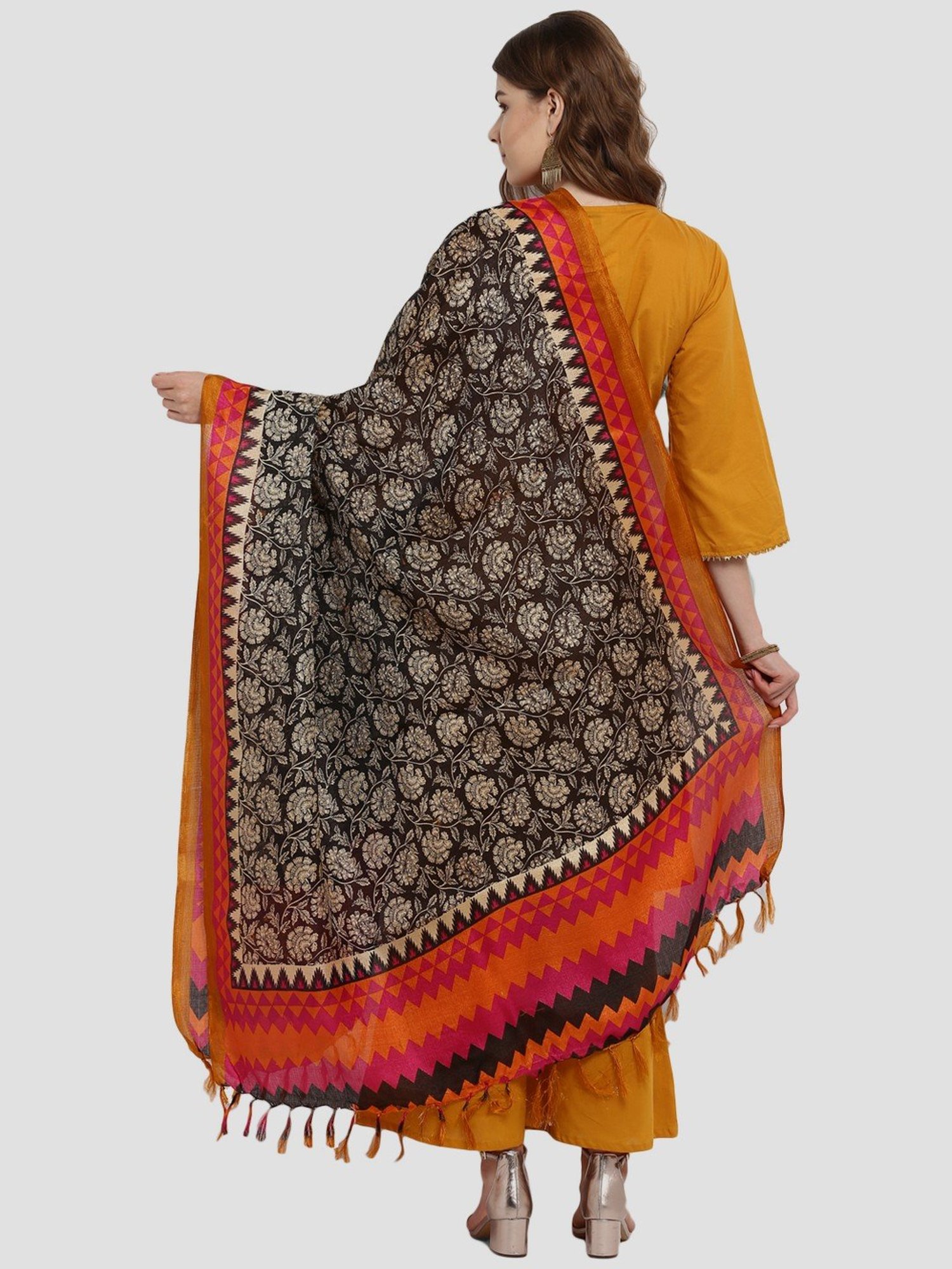 Saree Mall Pink & Black Floral Print Dupatta