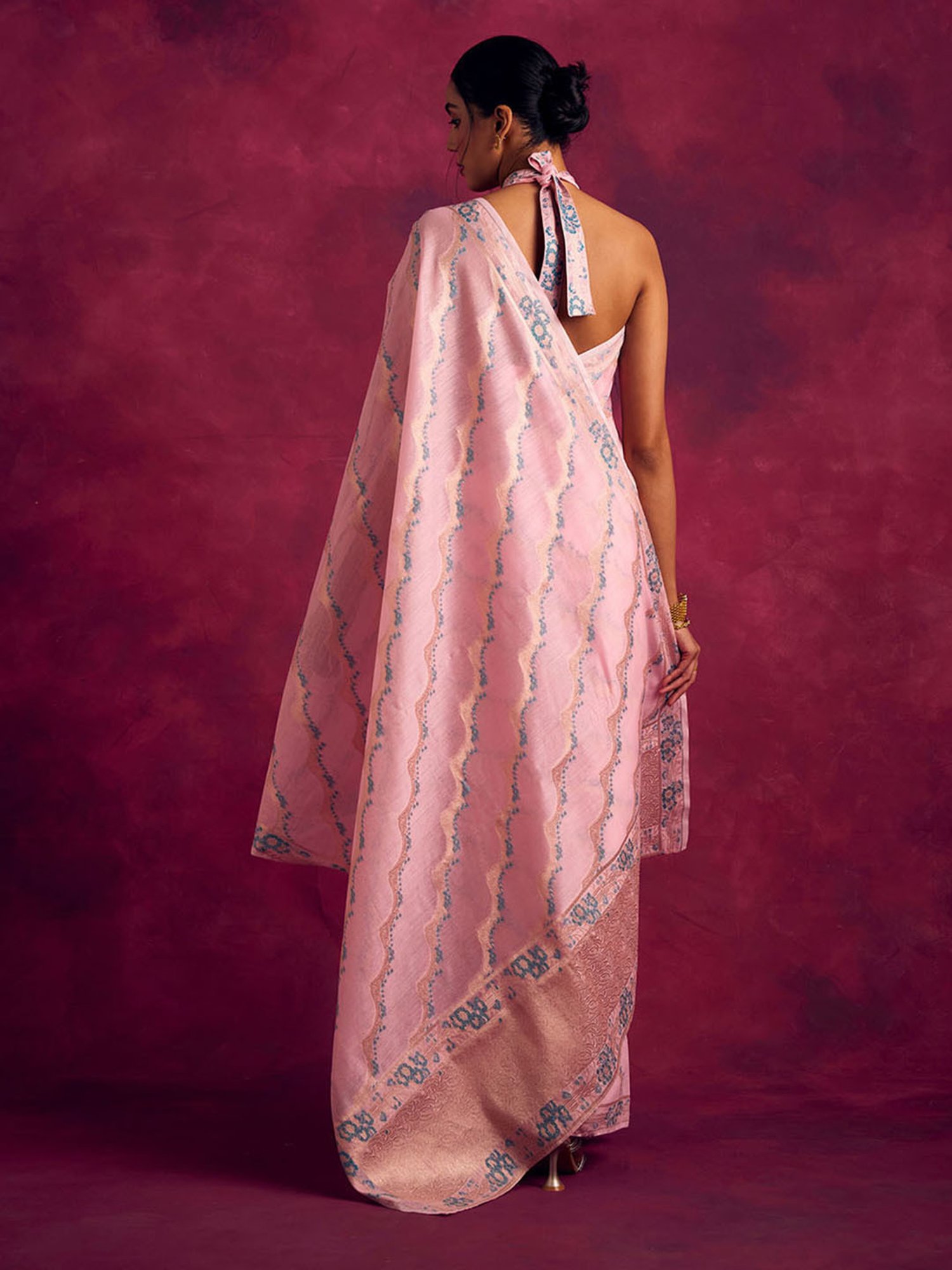 Abhishti Pink Woven Saree Without Blouse