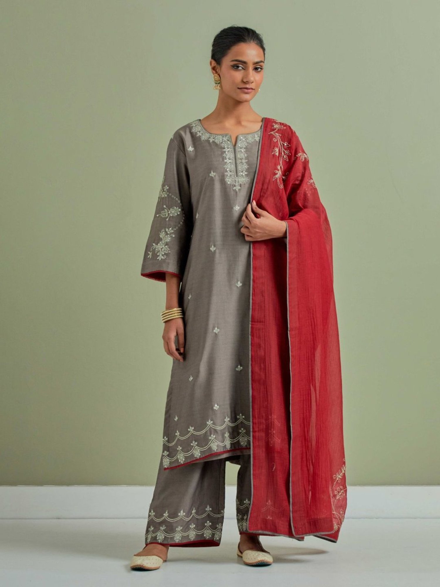 Priya Chaudhary Grey Qainat Embroidered Chanderi Silk Kurta