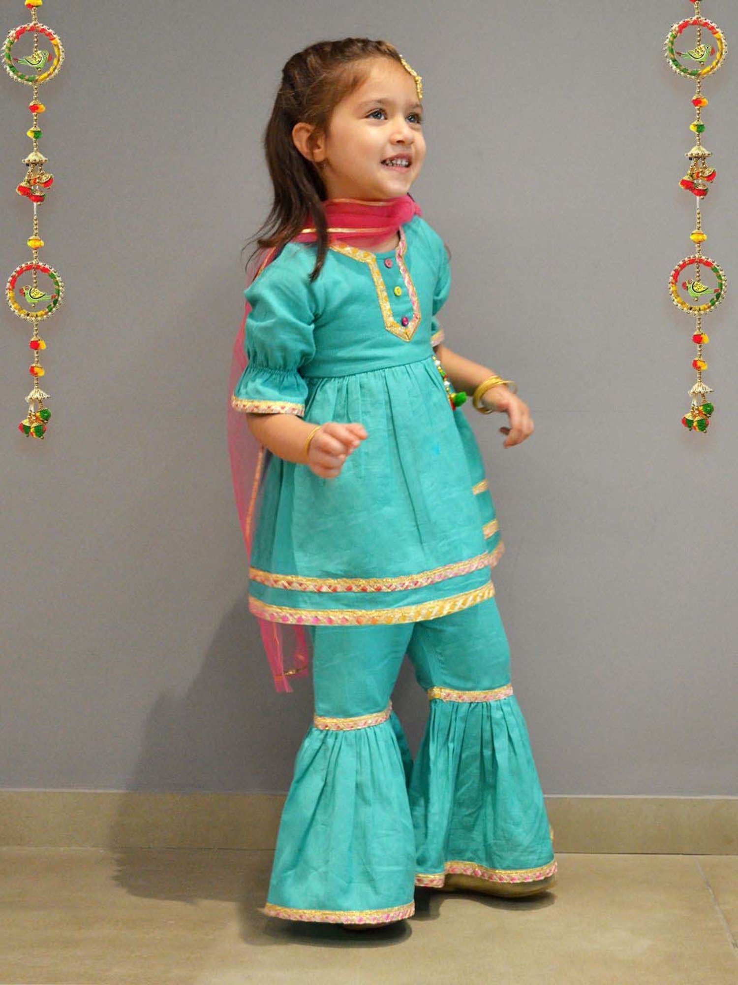 A.T.U.N. Girls Teal & Pink Linen Solid Kurta Set