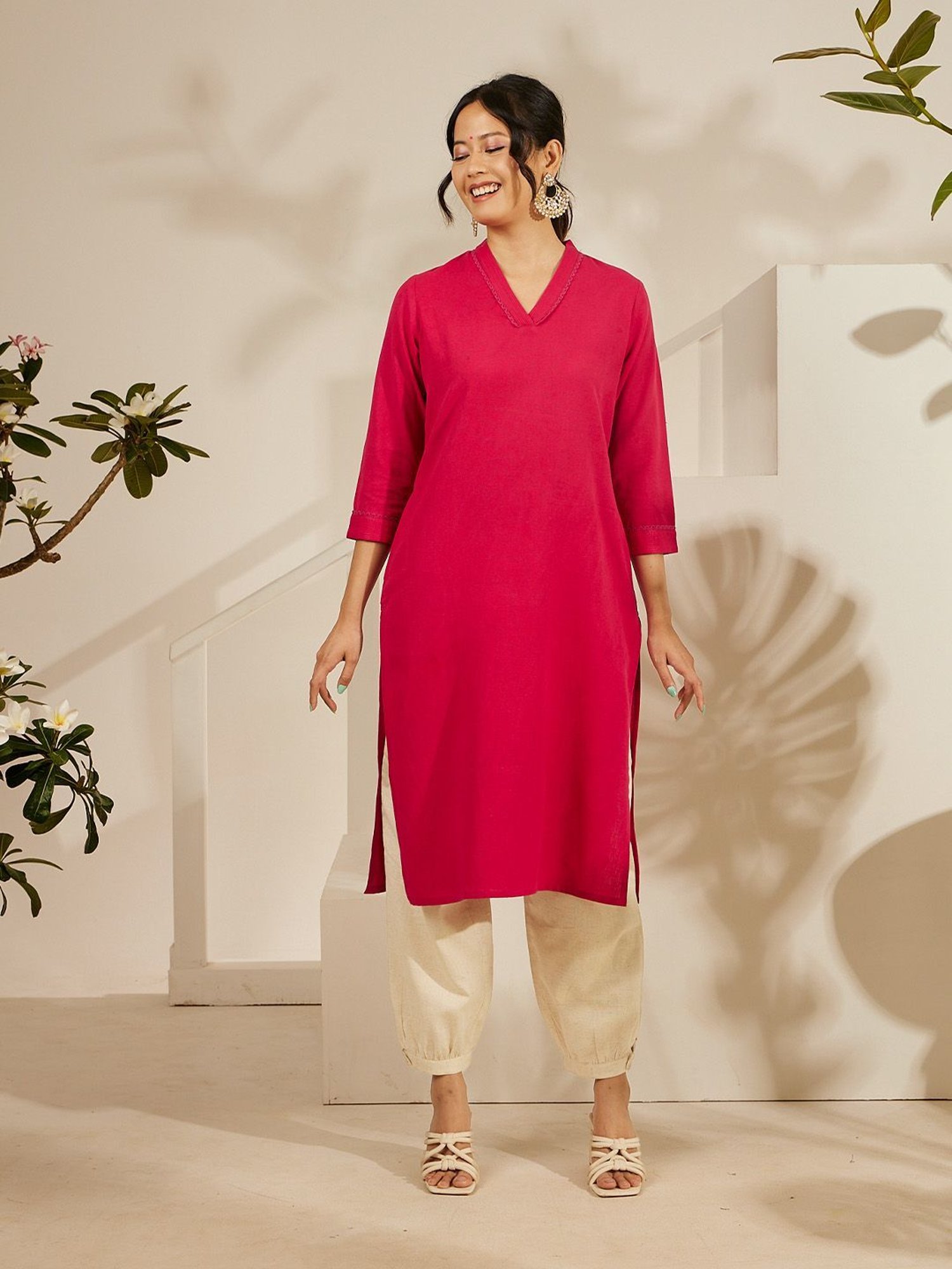 Daali Fuchsia Cotton Flax V Neck 3/4 Sleeves Smart Formals Kurta with Two Pockets