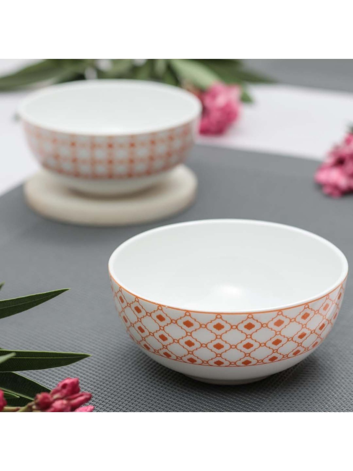 @home Nilkamal Black Polypropylene Snack Bowl With Lid (0.46 L)