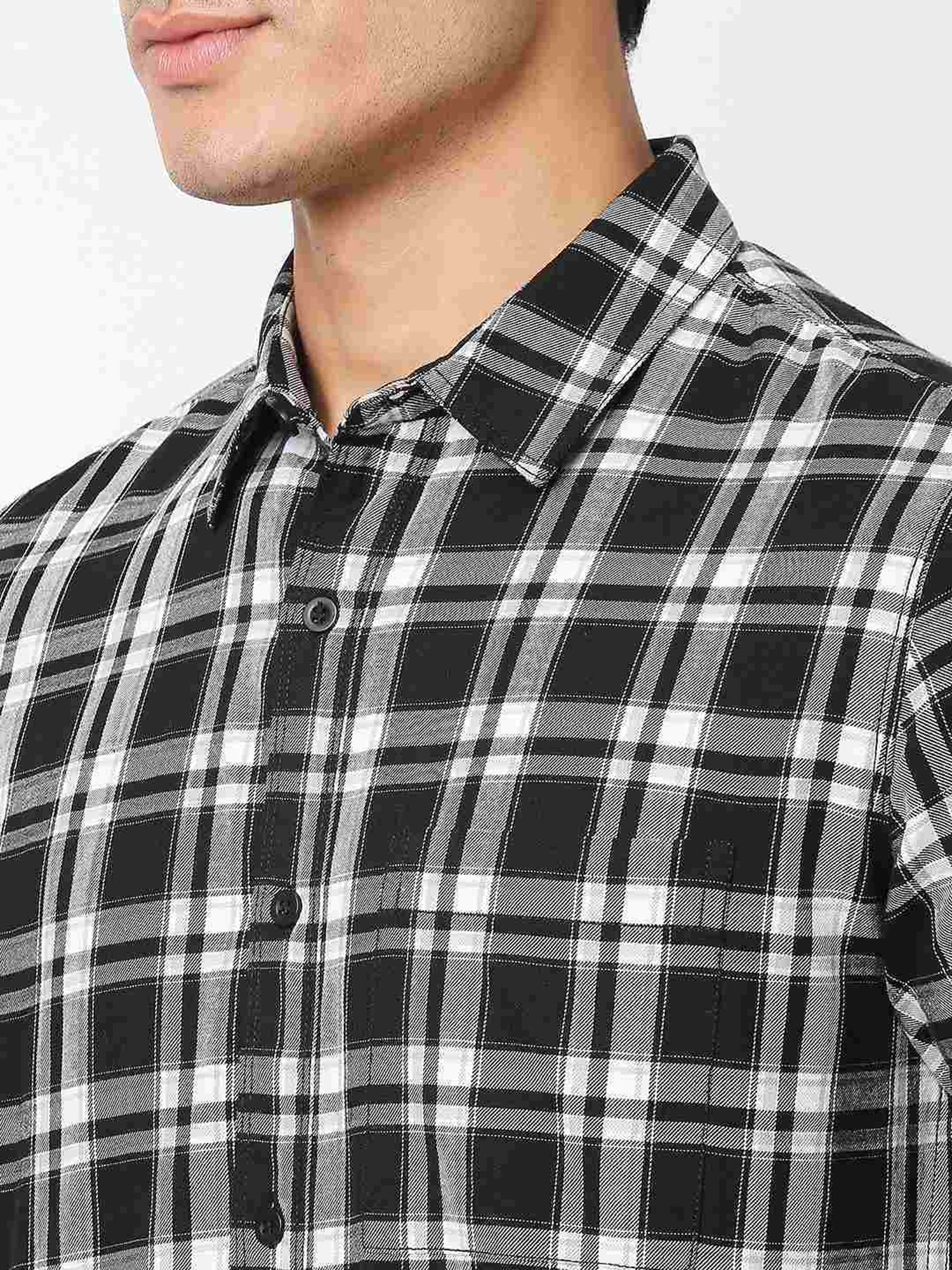 SOLEMIO Black & White Cotton Slim Fit Checks Shirt
