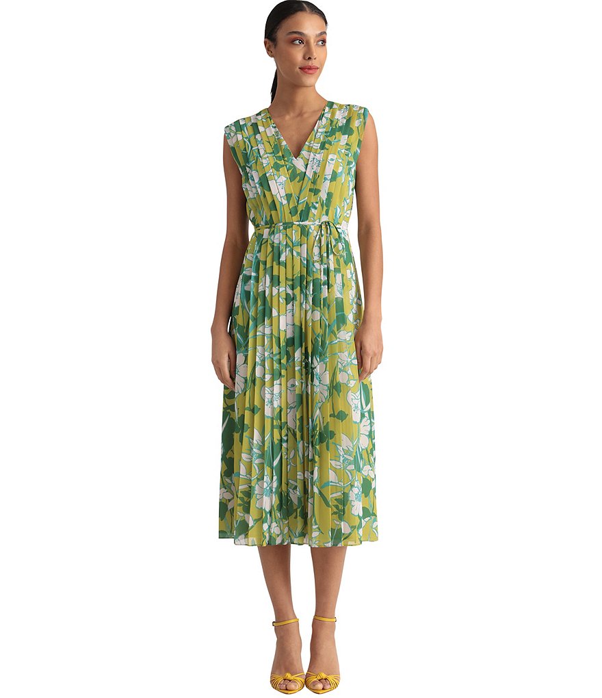 Donna Morgan Floral V-Neck Sleeveless Pleated Maxi Dress