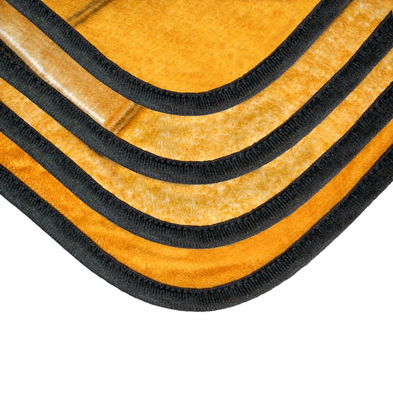 Franco Manufacturing Co Nintendo The Legend of Zelda Gold Cartridge Lightweight Blanket | 45 x 60 Inches