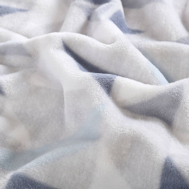 ED Ellen Degeneres 50"x70" Triangles Throw Blanket Blue