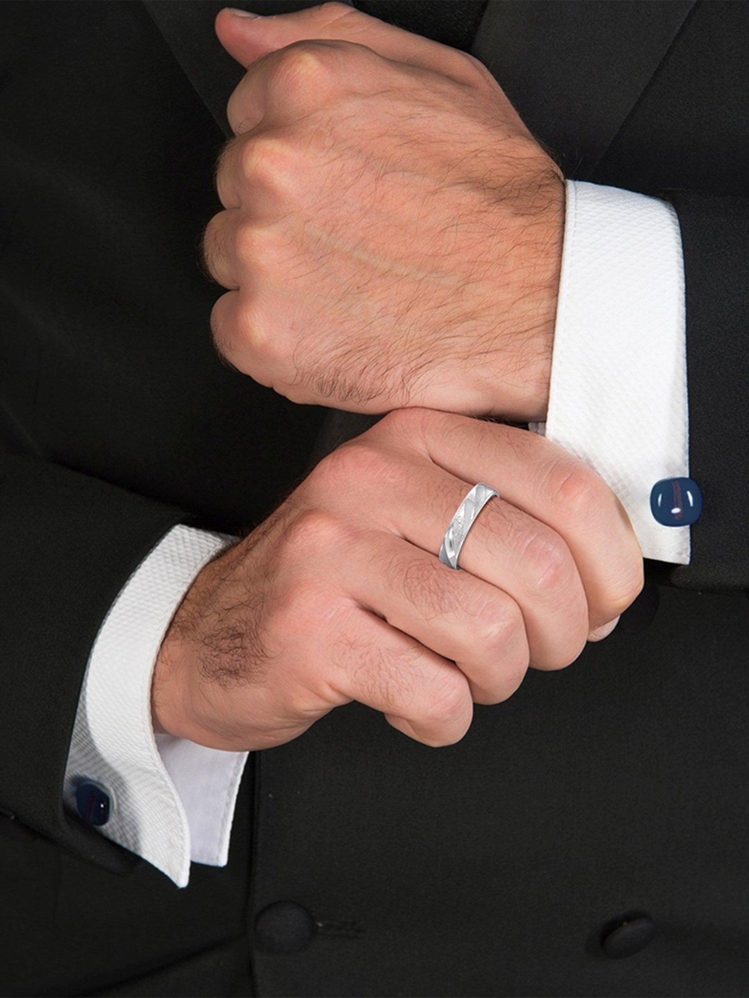 Joyalukkas Polished Extravagant Men's Platinum Ring