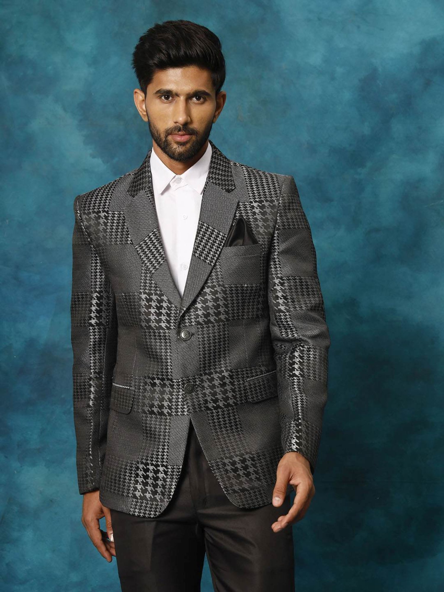 Vastramay Black Regular Fit Printed Blazer