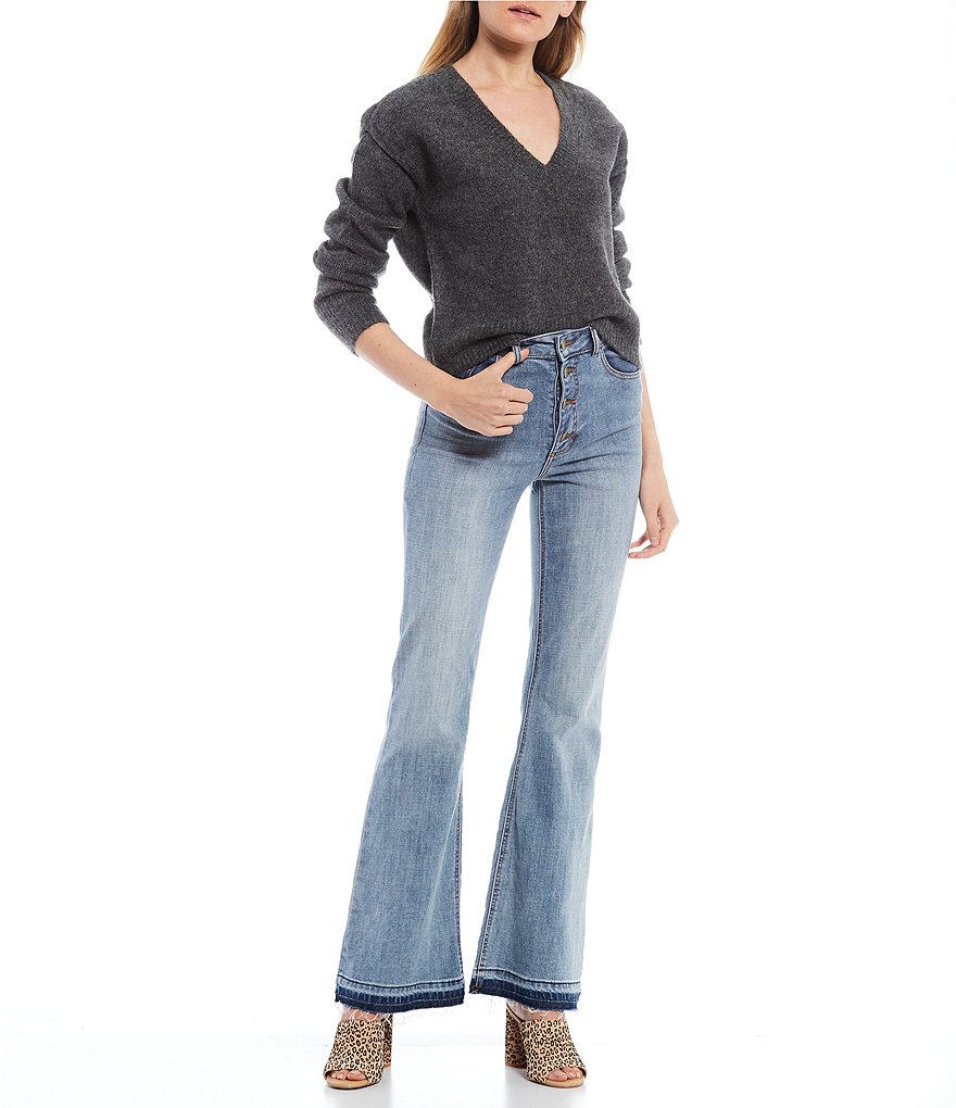 GB Round Neck Fuzzy Eyelash Sweater