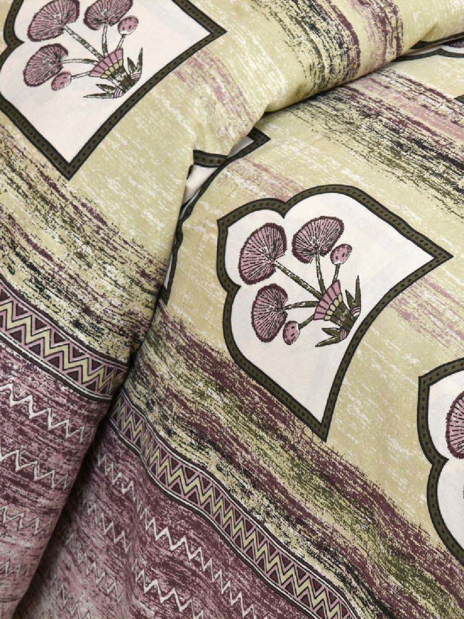 JaipurFabric Green & Purple 180 TC 100% Cotton Jharokha Double Bedsheet with 2 Pillow Covers